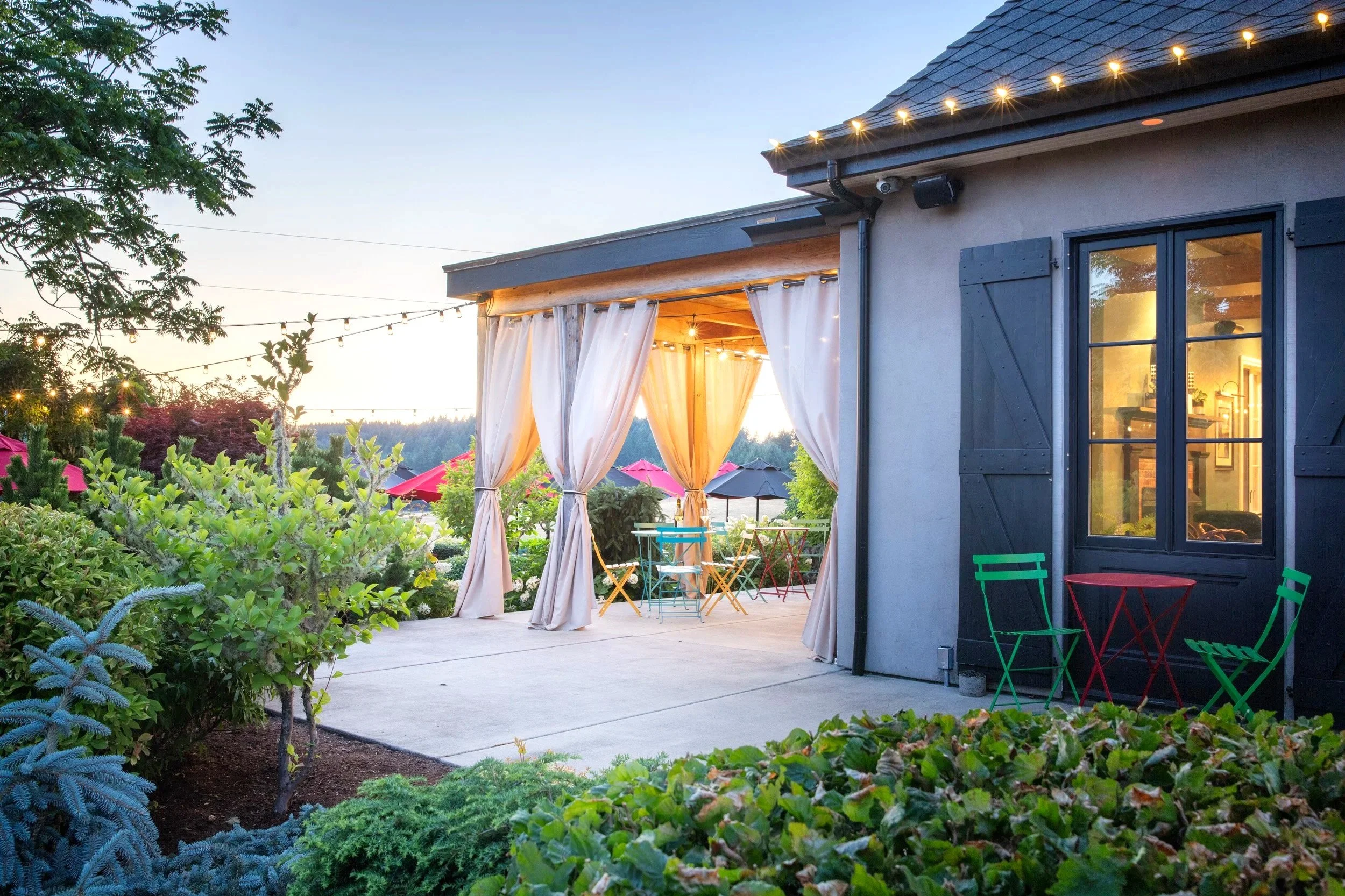 Evening patio real estate photo in Eugene Oregon captured by a professional real estate photographer
