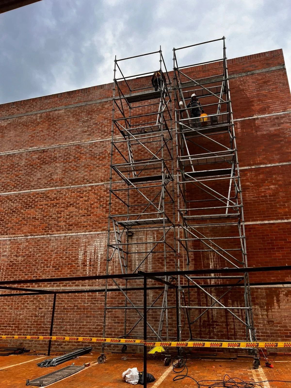 Mantenimiento preventivo de fachadas para evitar deterioro y daños estructurales