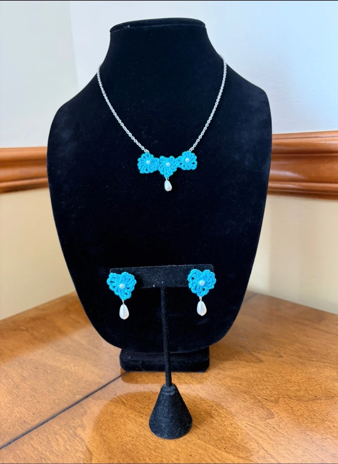 Crocheted Turquoise Hearts Necklace/Earrings Set