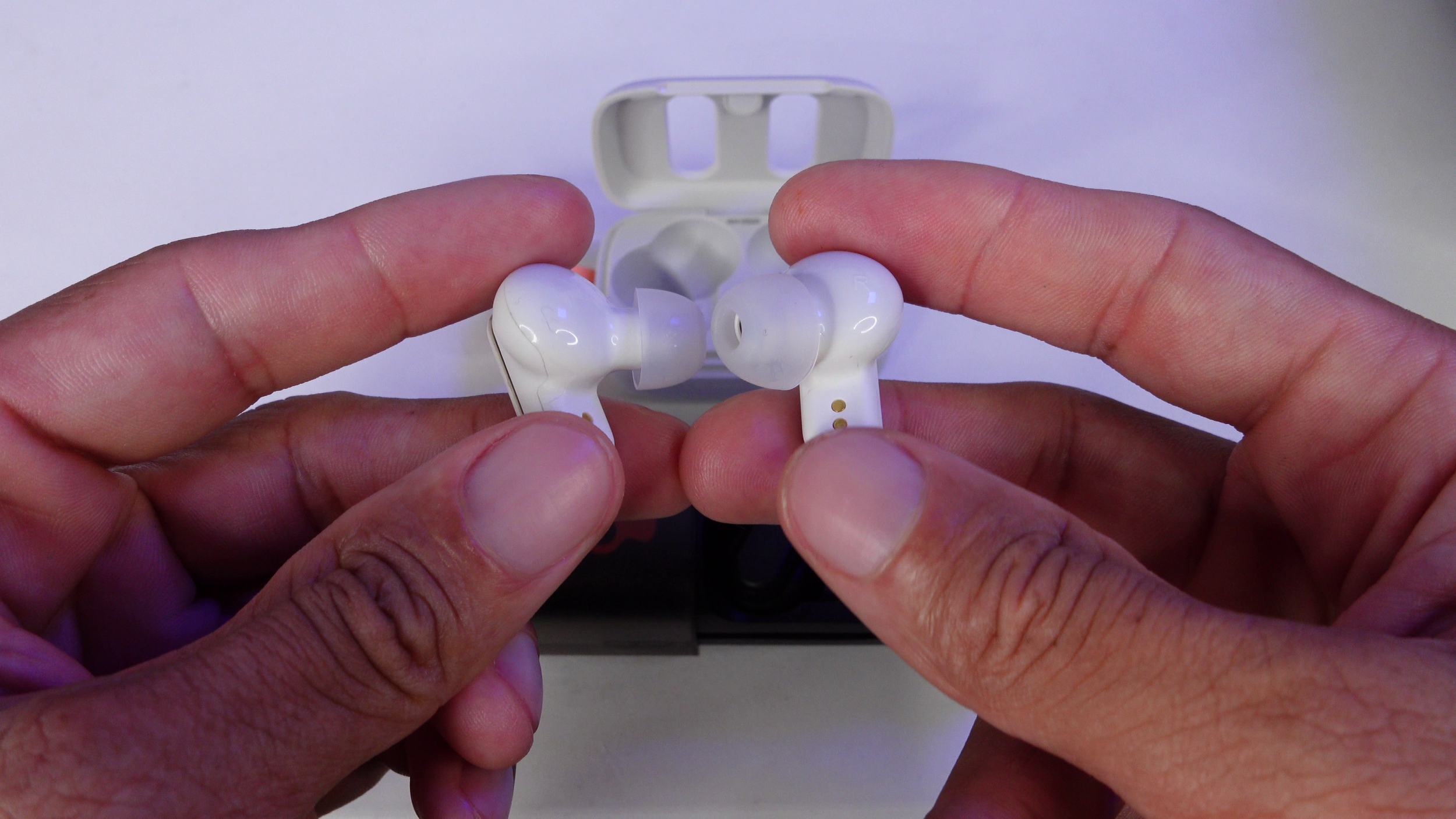 dime 3 outside of case