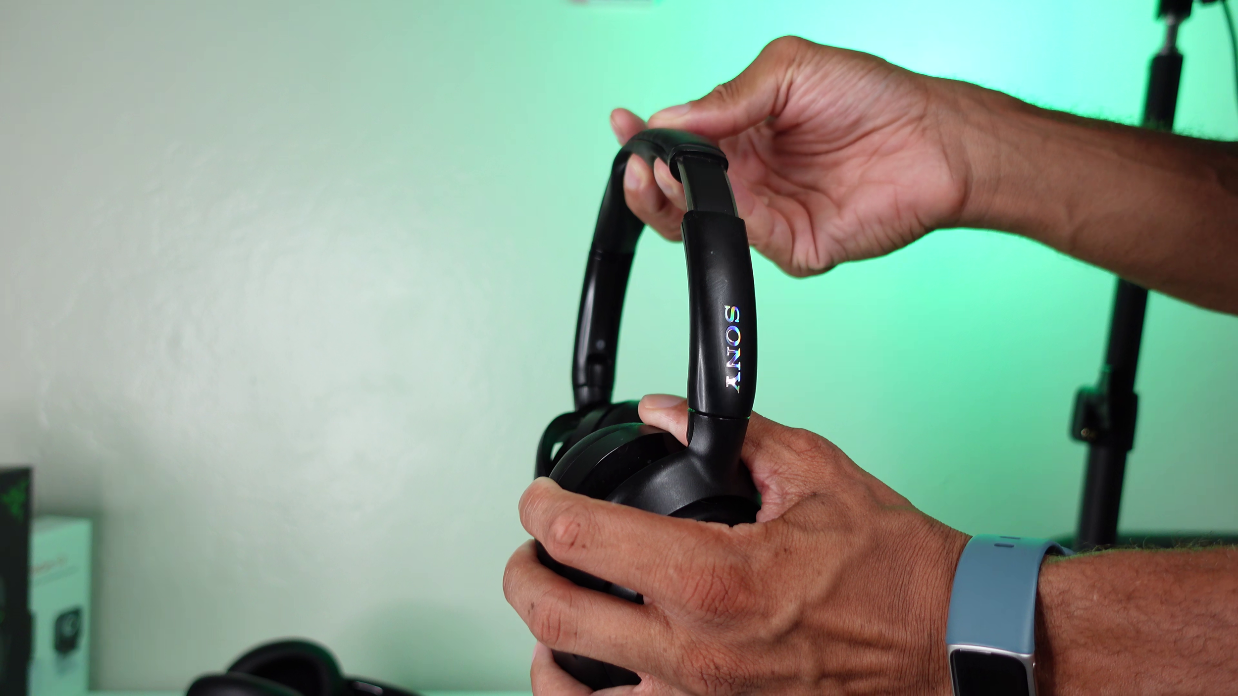 image showing hinge on ult wear