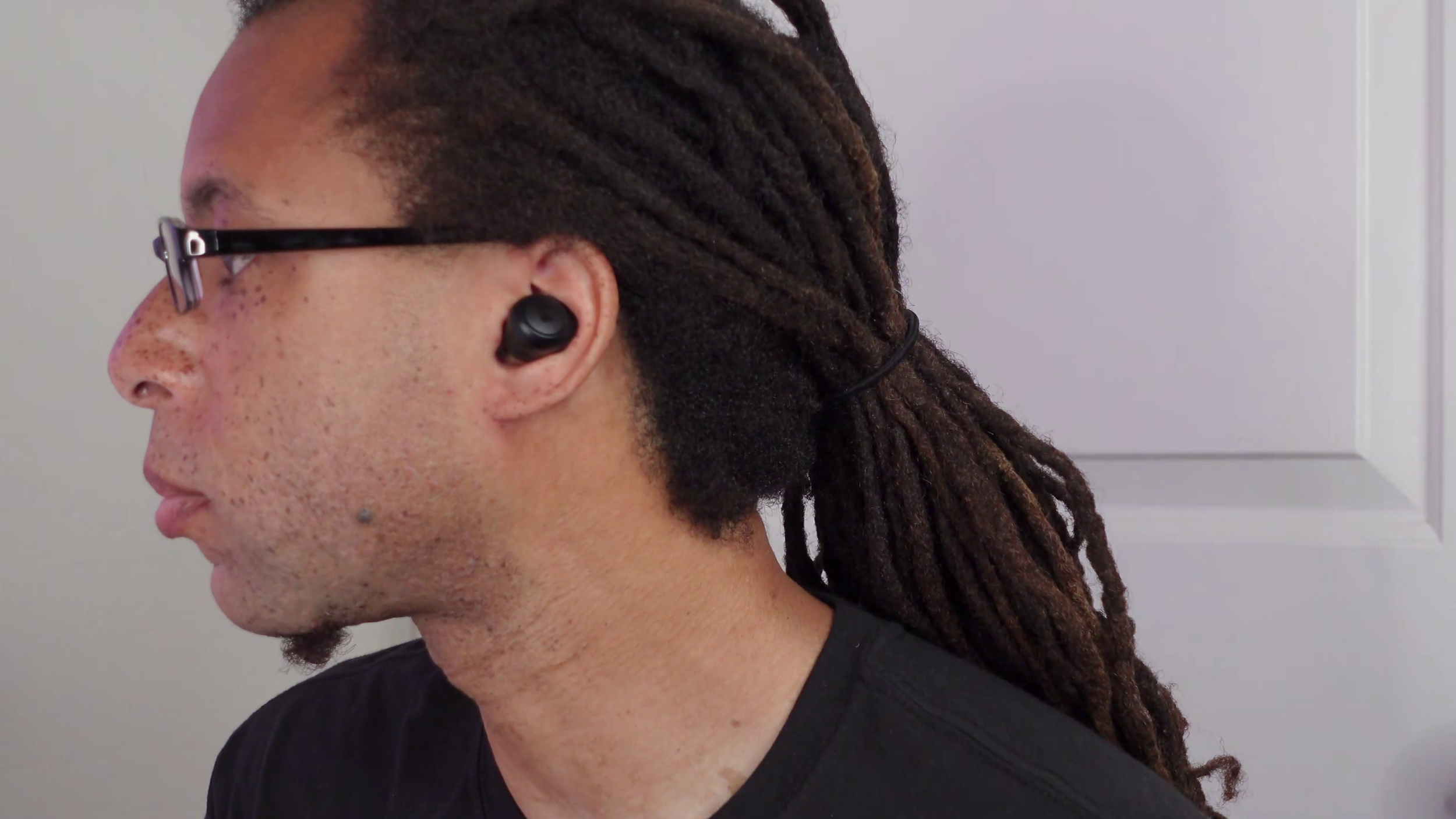 image wearing airlinks 300