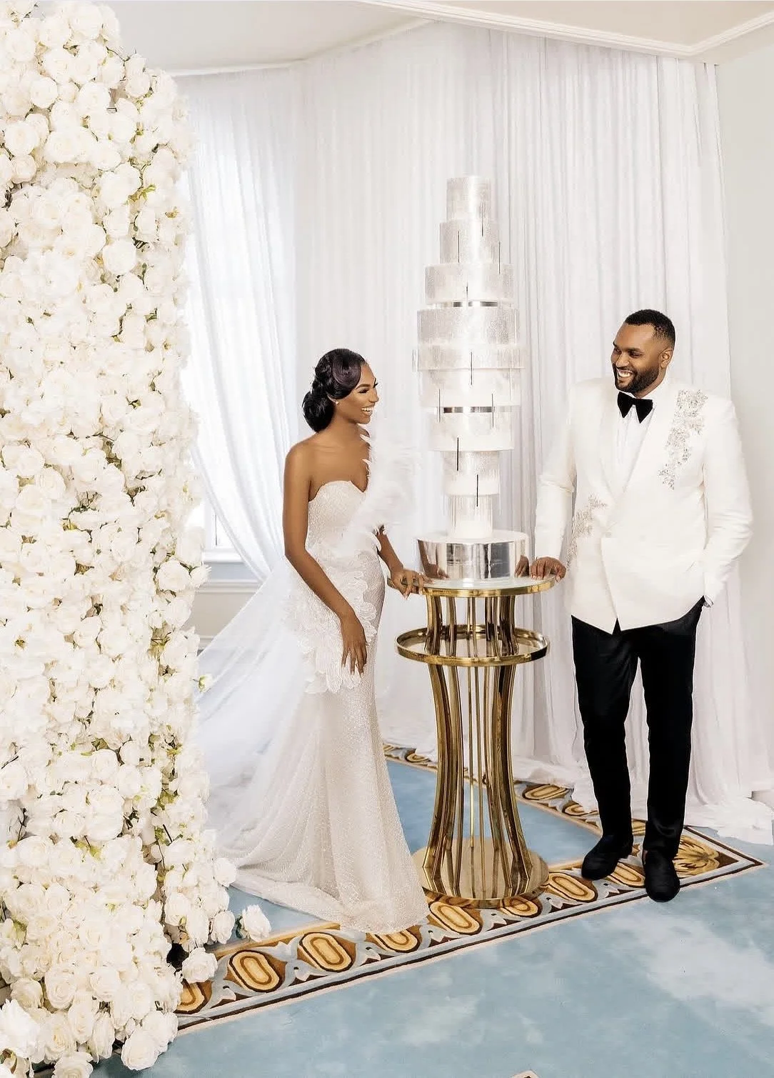 How Much Does A Wedding Cake Cost in The Bahamas? (with real prices)