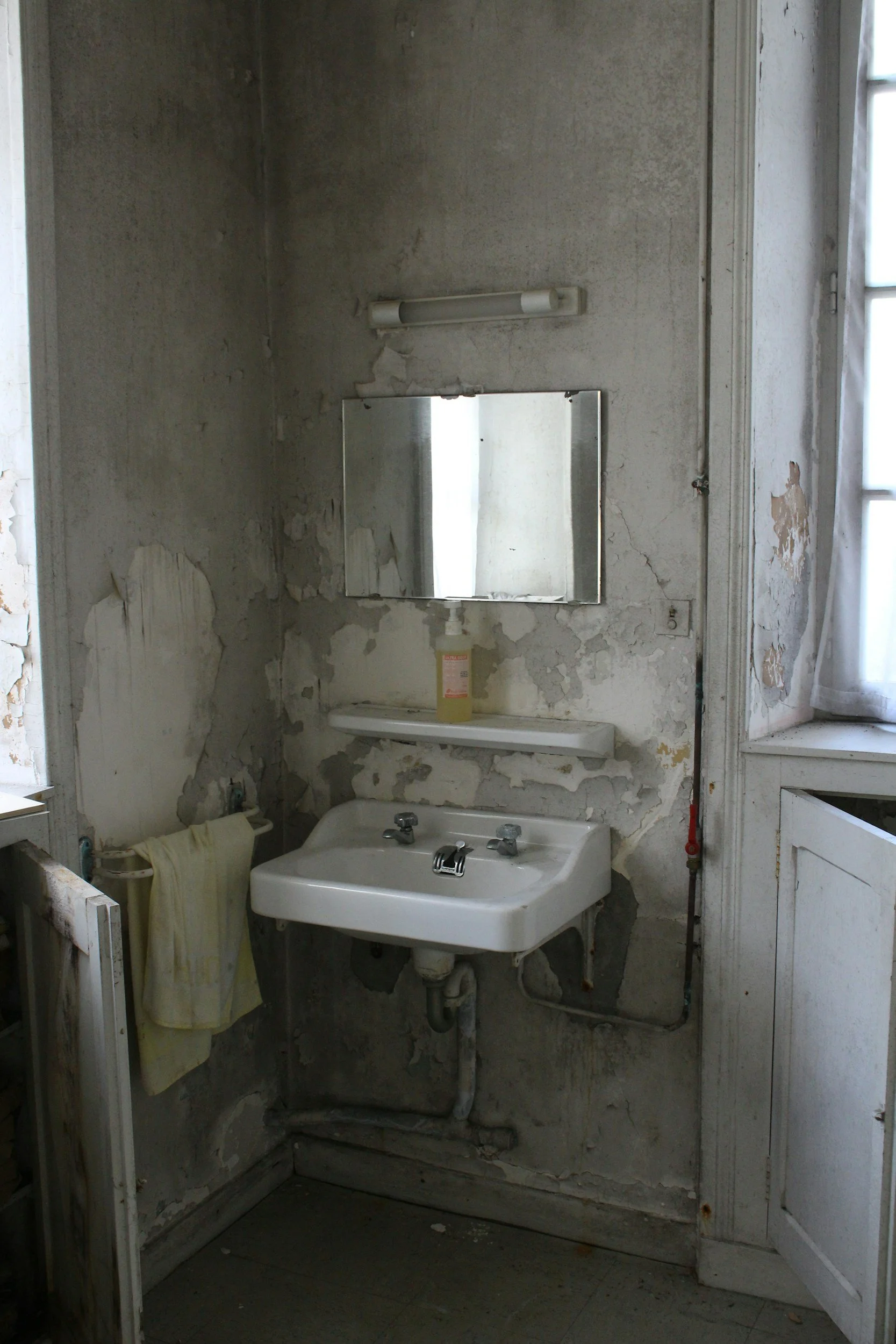 Signs of Poor Hygiene in Nursing Homes