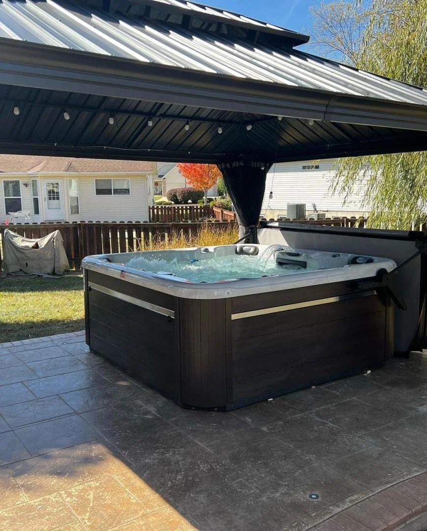 Aspen Spas - The "Pinnacle" Hot Tub