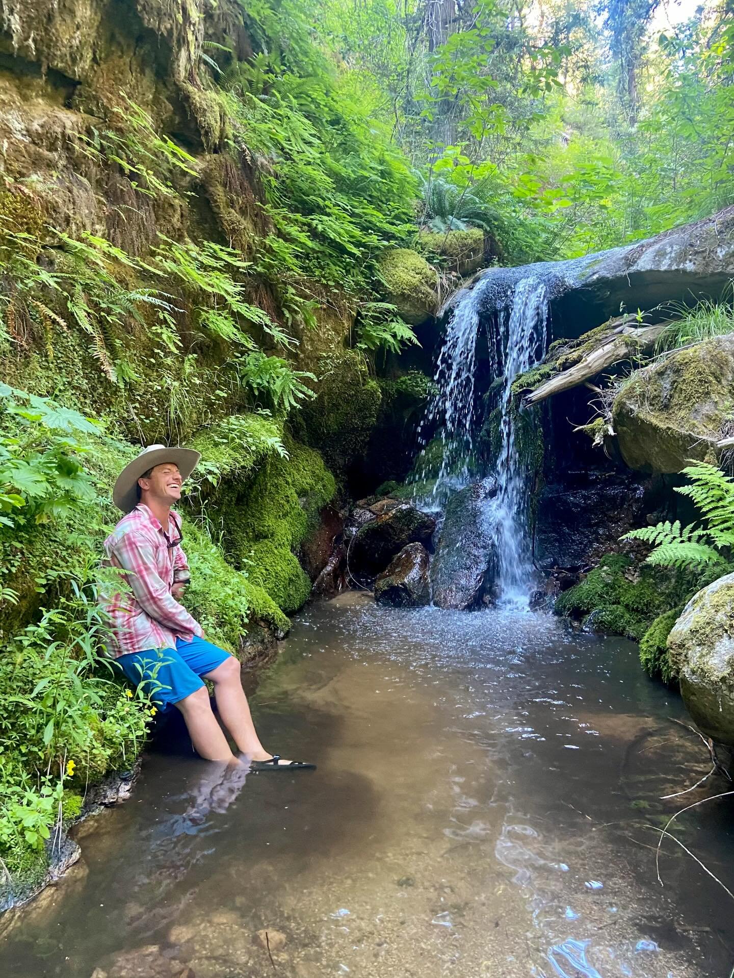 Paddles Down, Chacos On! The Selway River has beautiful day hikes ready for you to explore&mdash; perfect for breaking up the exciting rapids and soaking in the peaceful, remote nature🌲🪾
&bull;
&bull;
&bull;
#selwayriver #sidehike #idahorafting #re