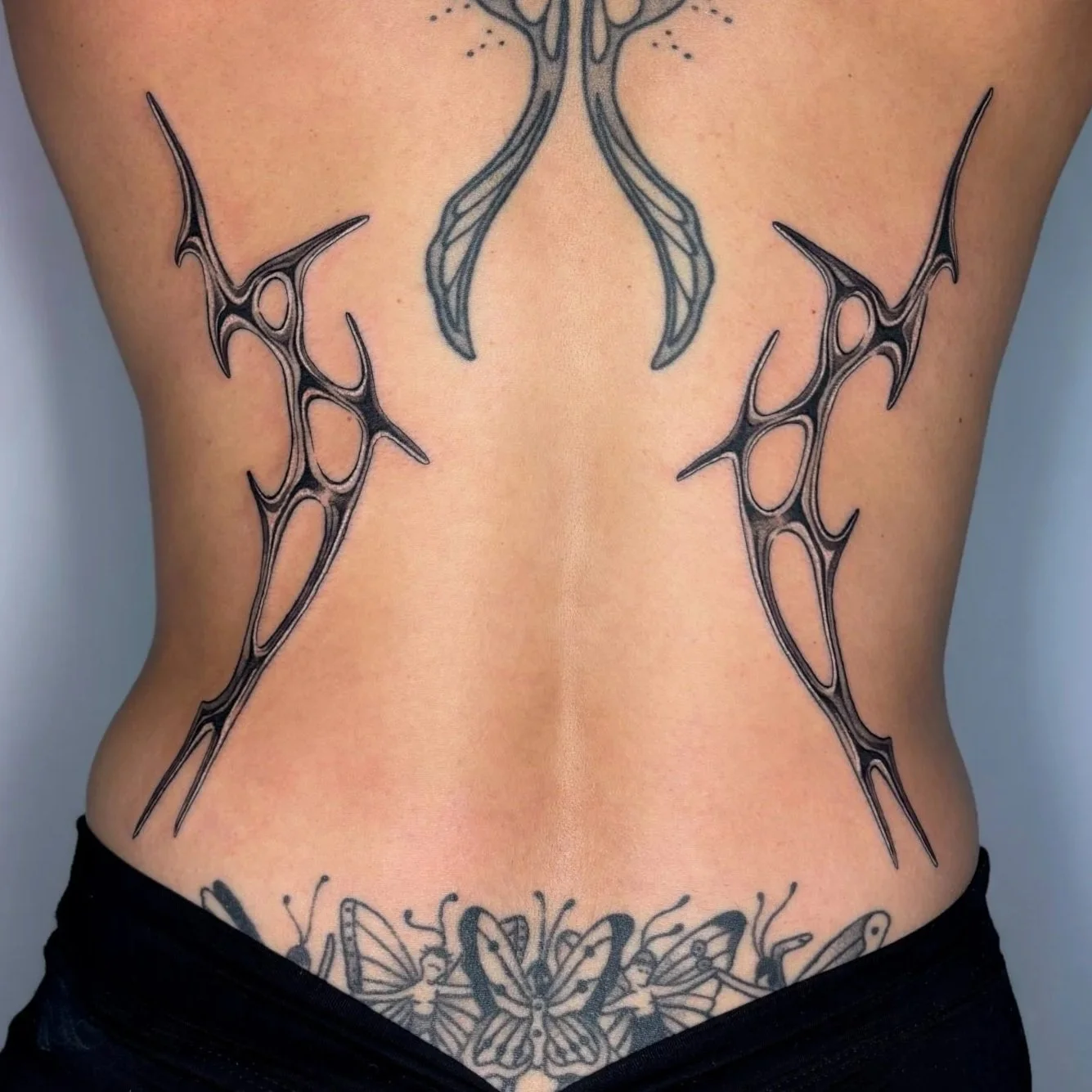 cybersigilism_symmetrical_back_tattoo-scaled.jpg