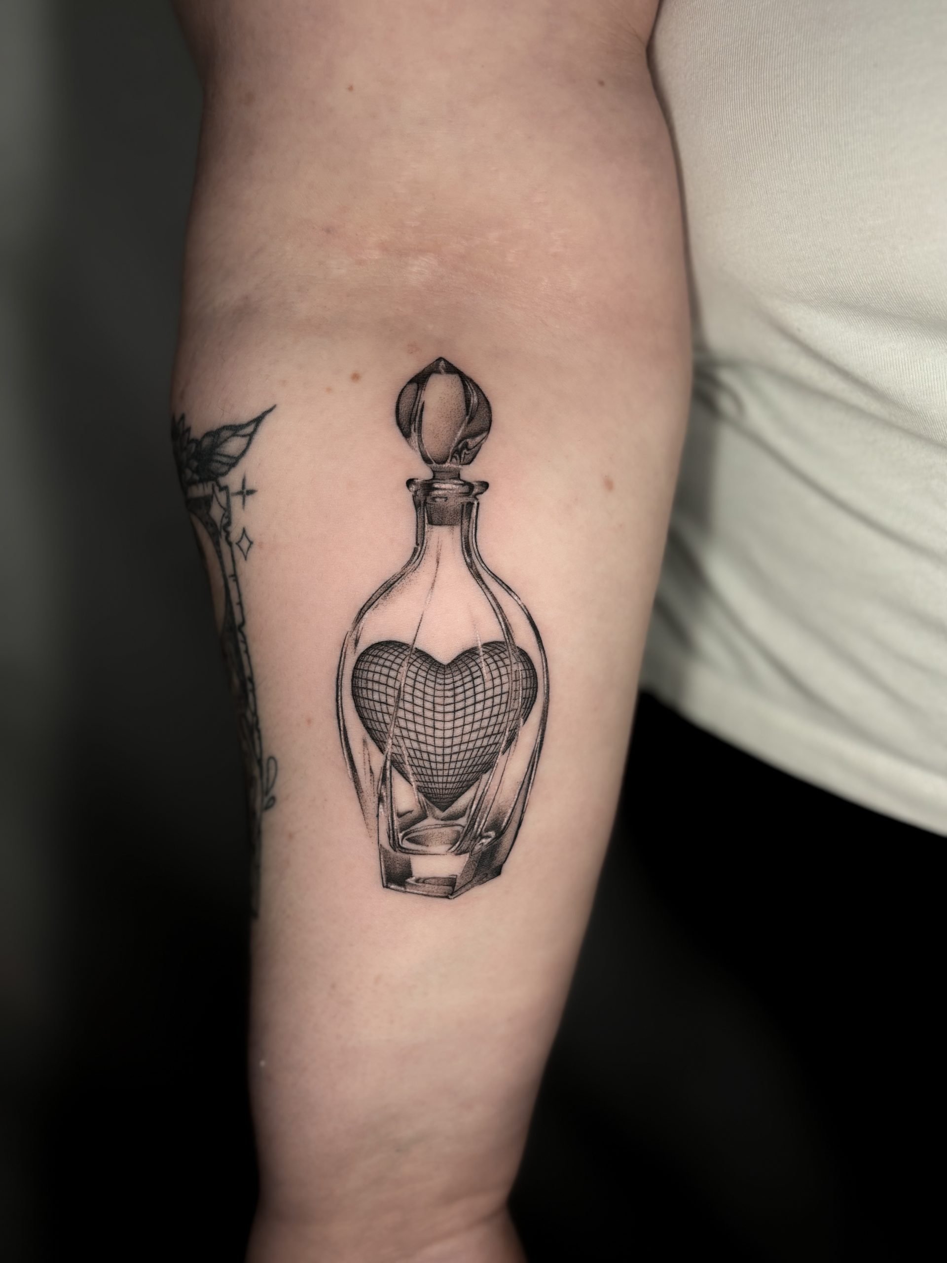 glass_heart_microrealism_tattoo-scaled.jpg