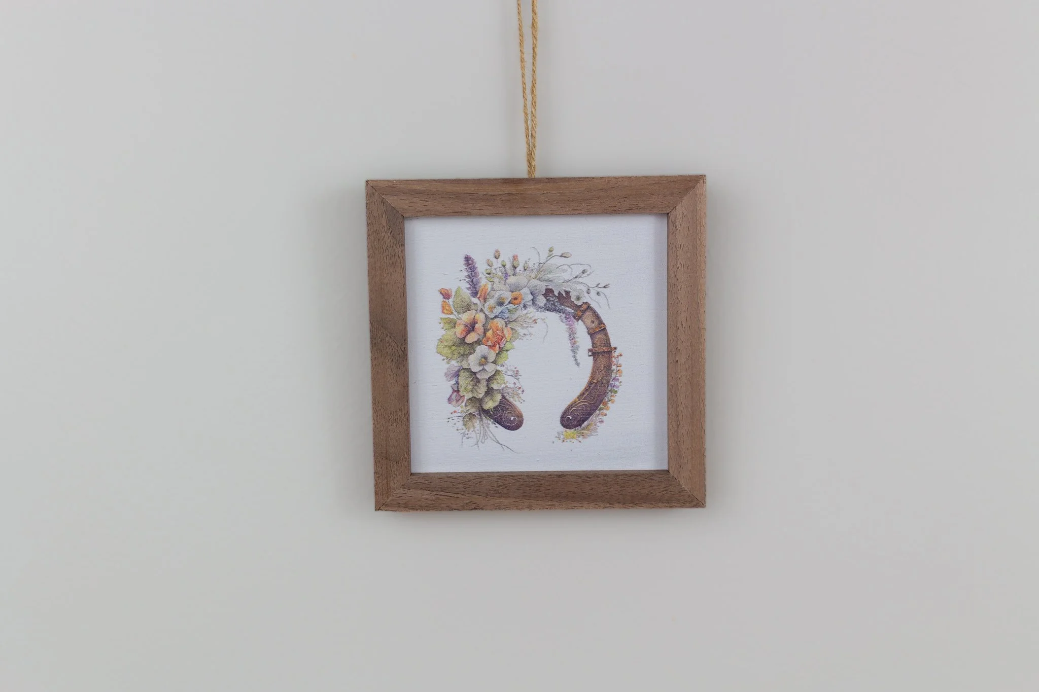 Floral Wrapped Horseshoe Accent Art