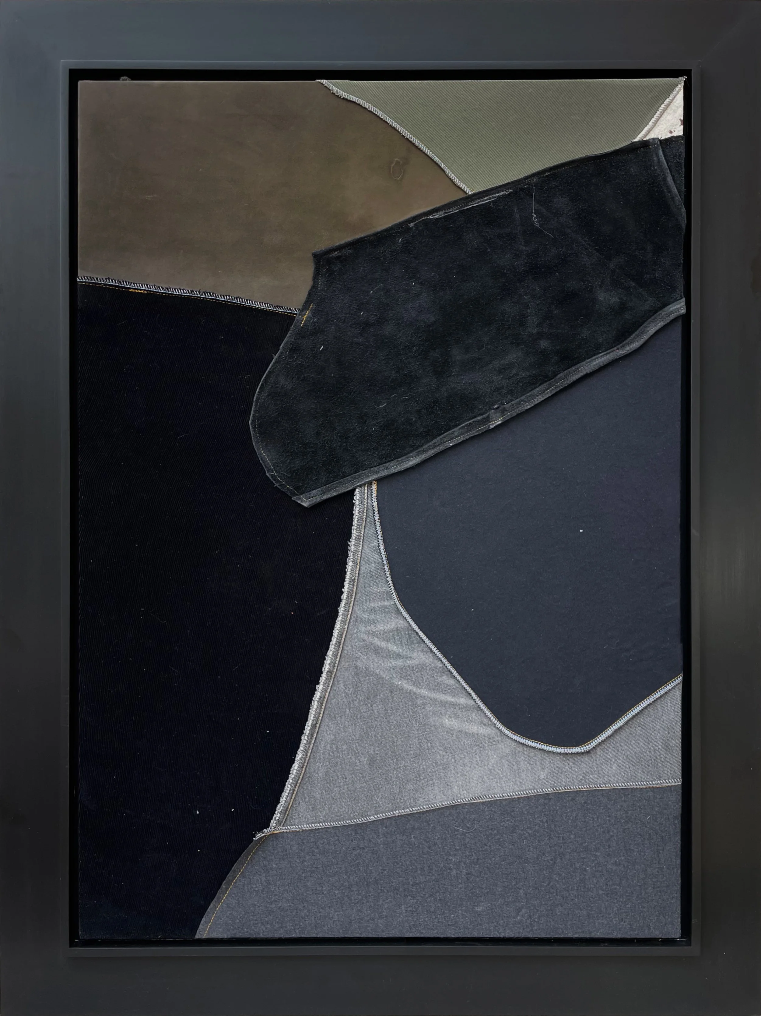 ENCOMPASS
2025
Mixed media on repurposed denim
& textiles incorporating recycled leather.
48”x 48"