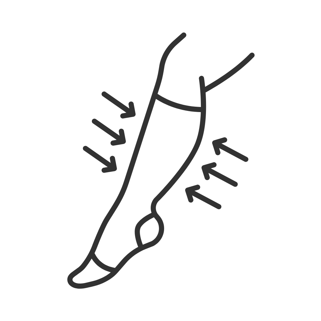 Line drawing of a banana with arrows pointing inward and outward, indicating it is in a state of expansion or contraction.