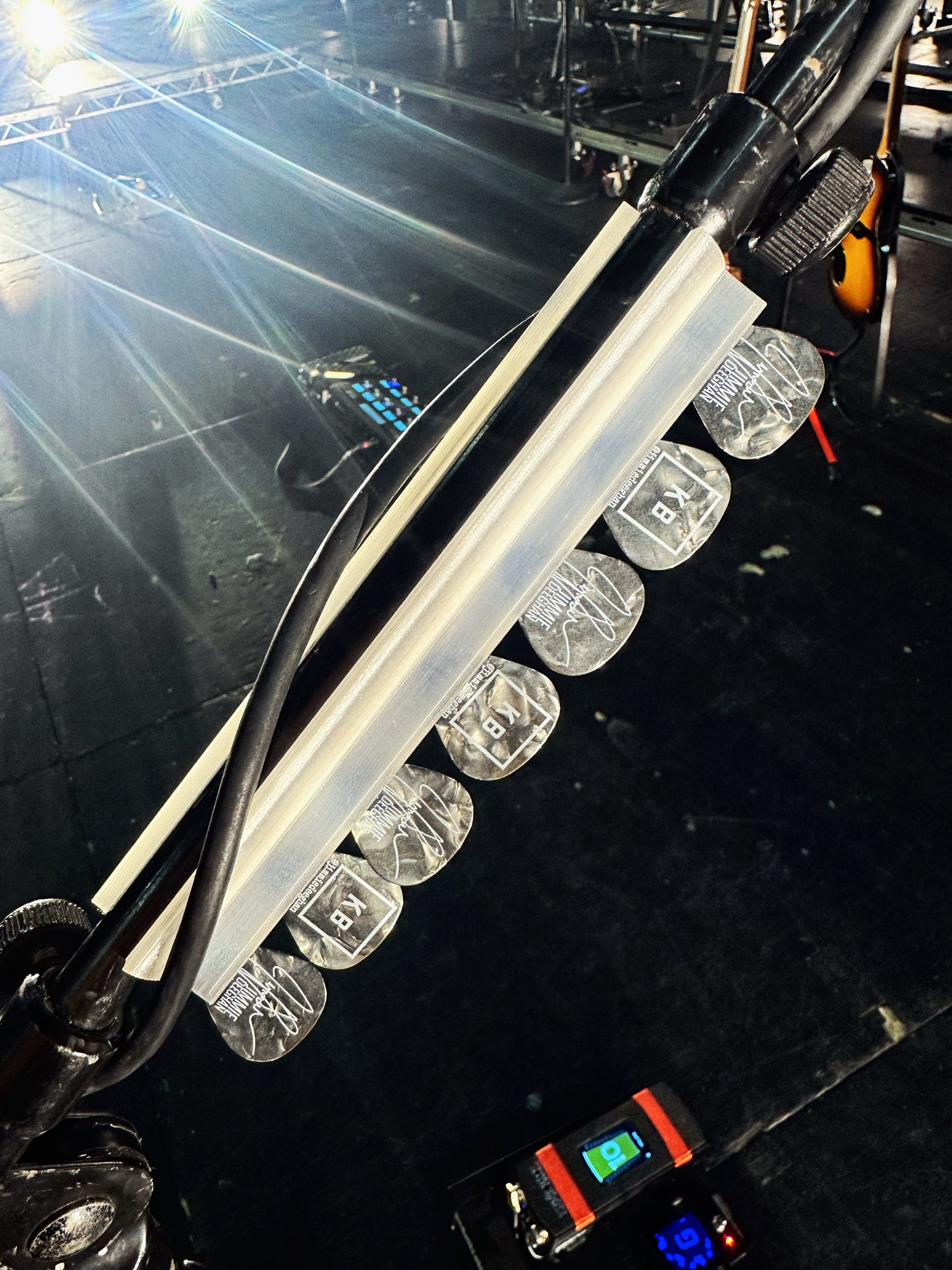 Guiar Mic Stand Pick Holder