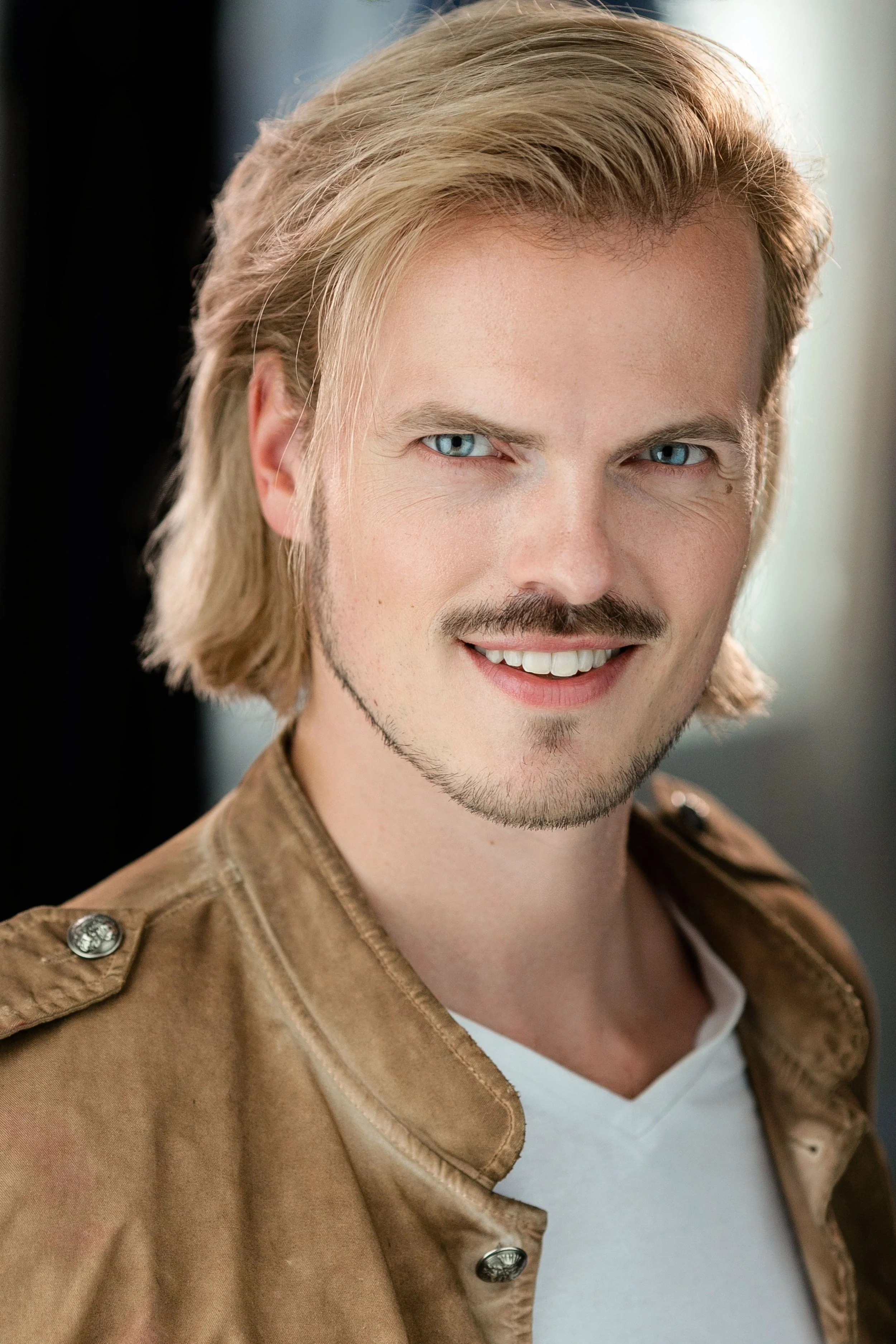 MAX ADAM HEADSHOT 2000x3000 16.jpg