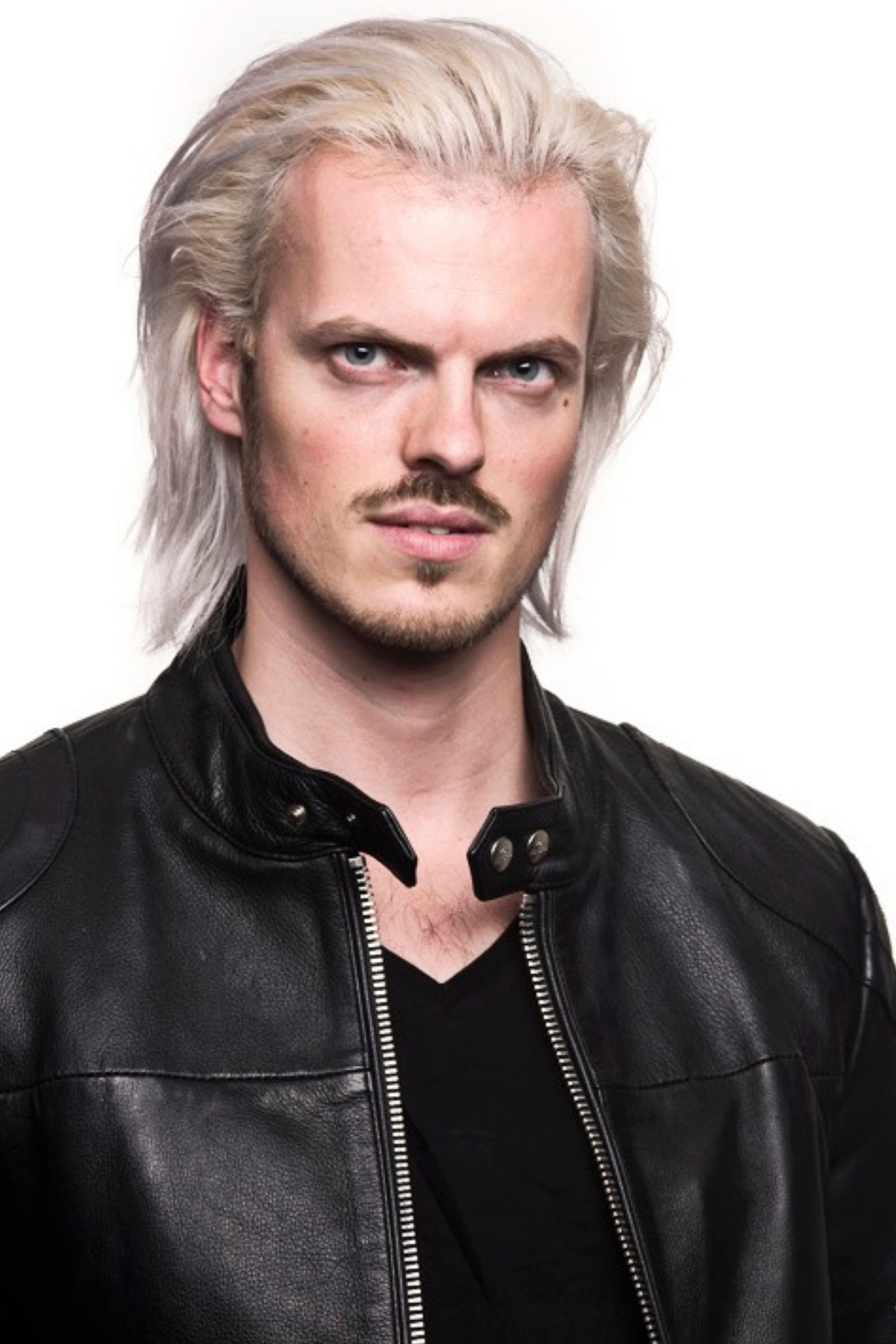 MAX ADAM HEADSHOT 2000x3000 20.jpg