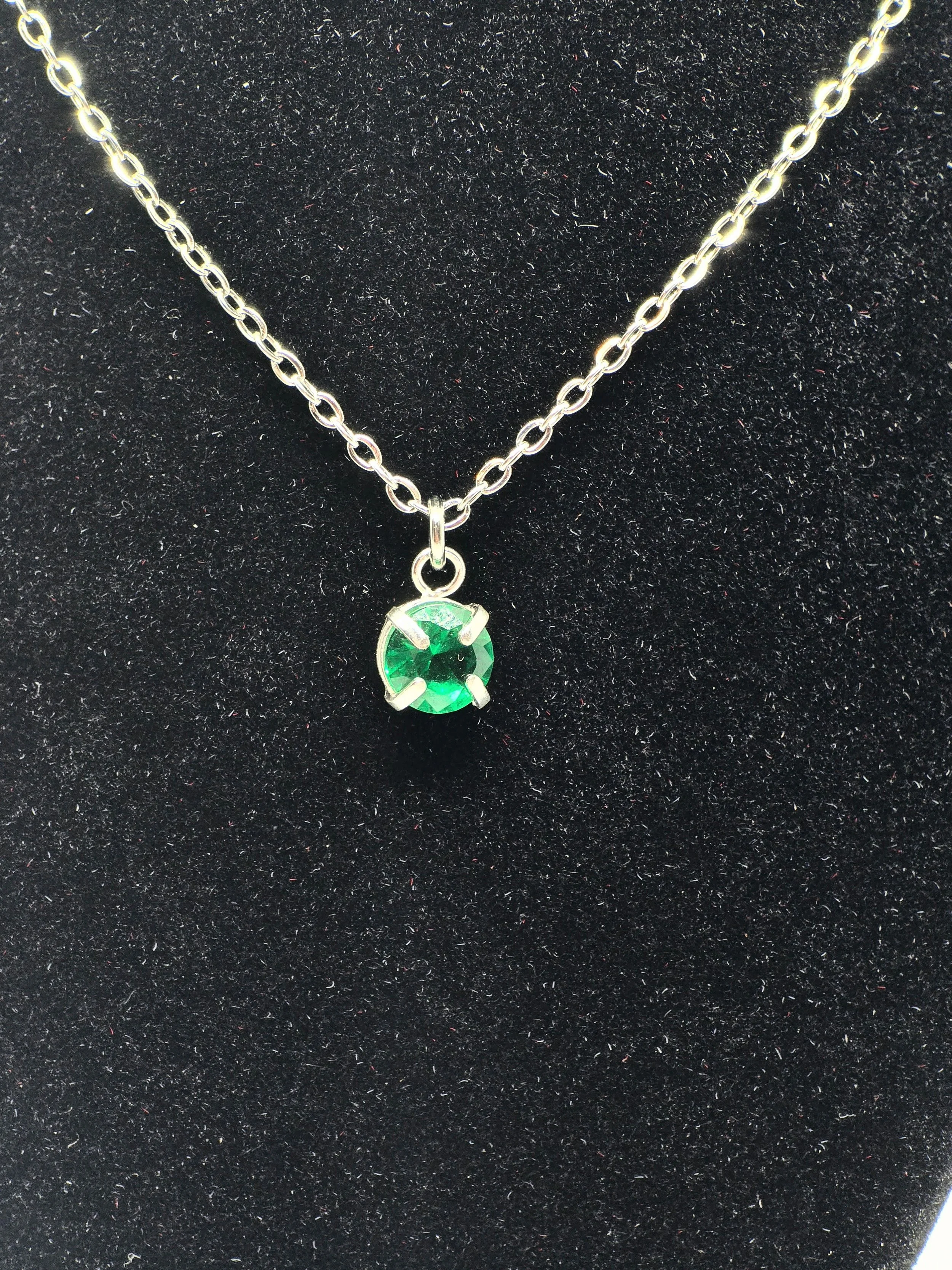 Nanosital Emerald, Medium Colour #0-2 Gemstone 02.jpg