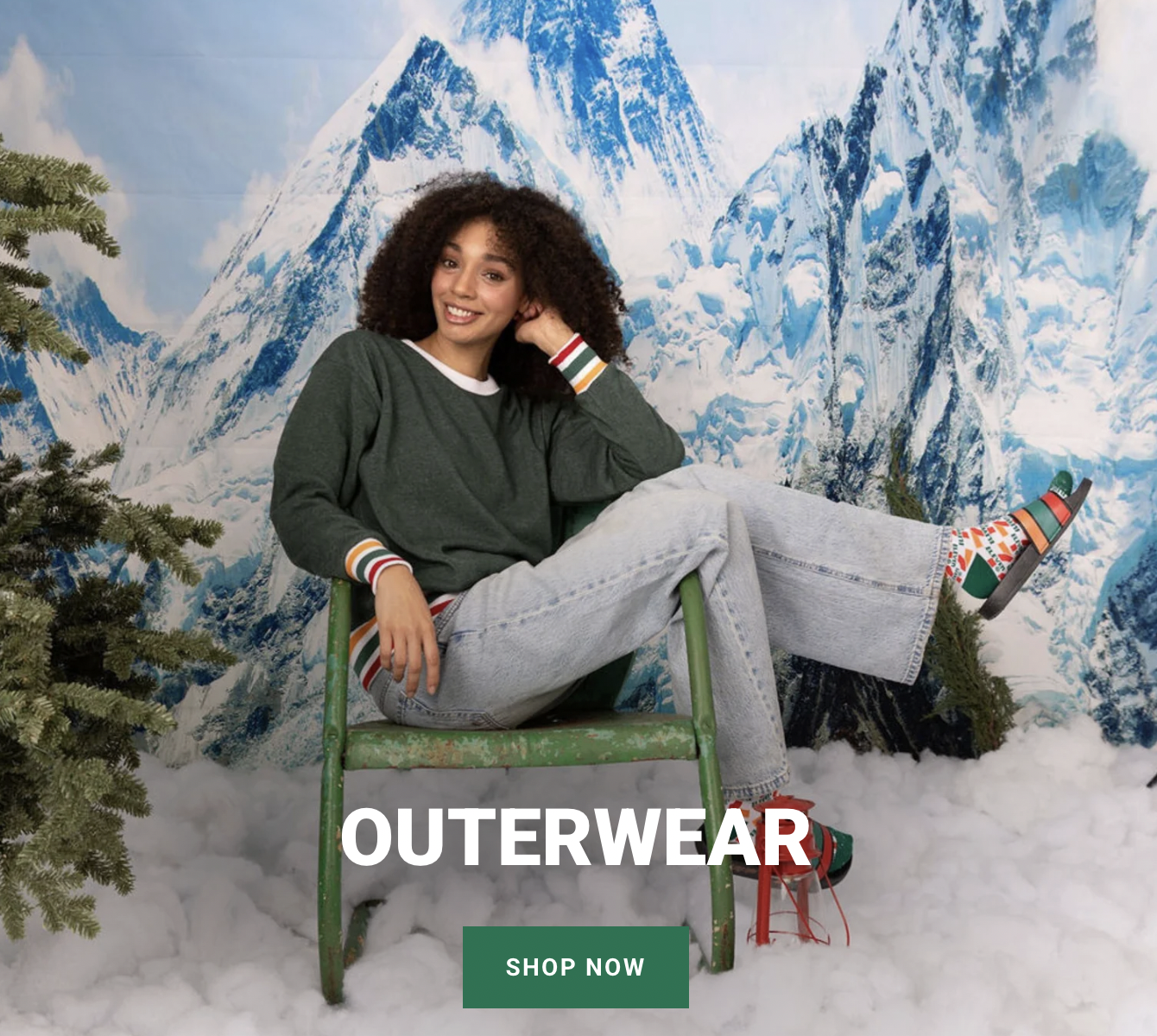 CLIENT: 7-ELEVEN - HOLIDAY 2025
Holiday set styling and visual merchandising collaboration with 7-Eleven, elevating mass-market retail through modern editorial product storytelling designed for international-scale digital use. 