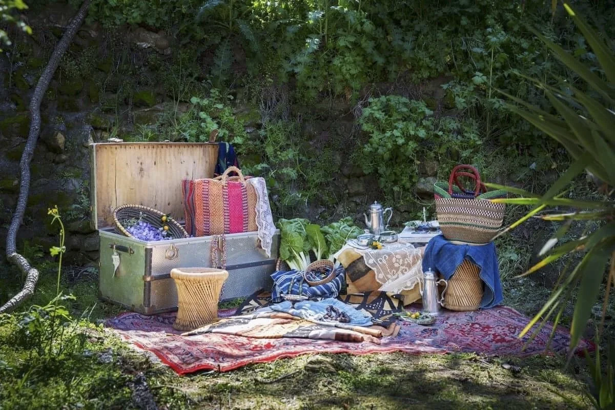 Product styling and flat lay composing, elevating consumer goods through modern, editorial visuals, designed for brand's e-commerce and digital use. 