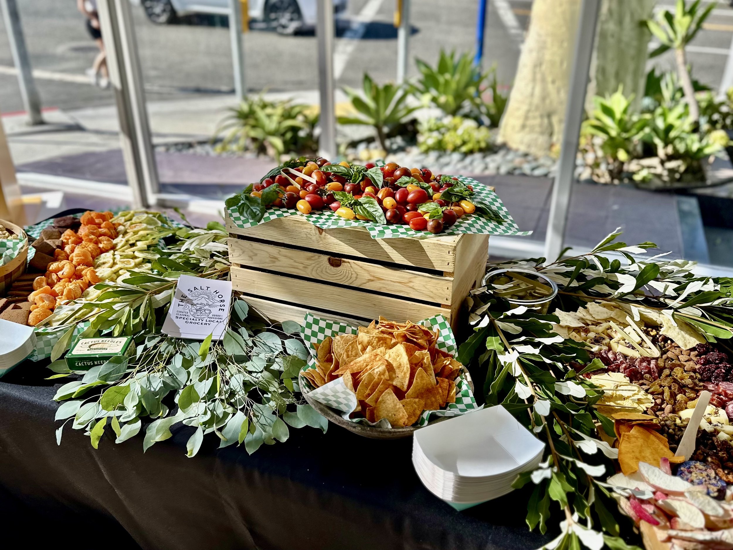 CLIENT: LAGUNA BEACH ART MUSEUM Catering and event concept creation, delivering design-forward food experiences through thoughtful menus, visual presentation, and seamless execution for private, brand, and community-driven events and gatherings. 