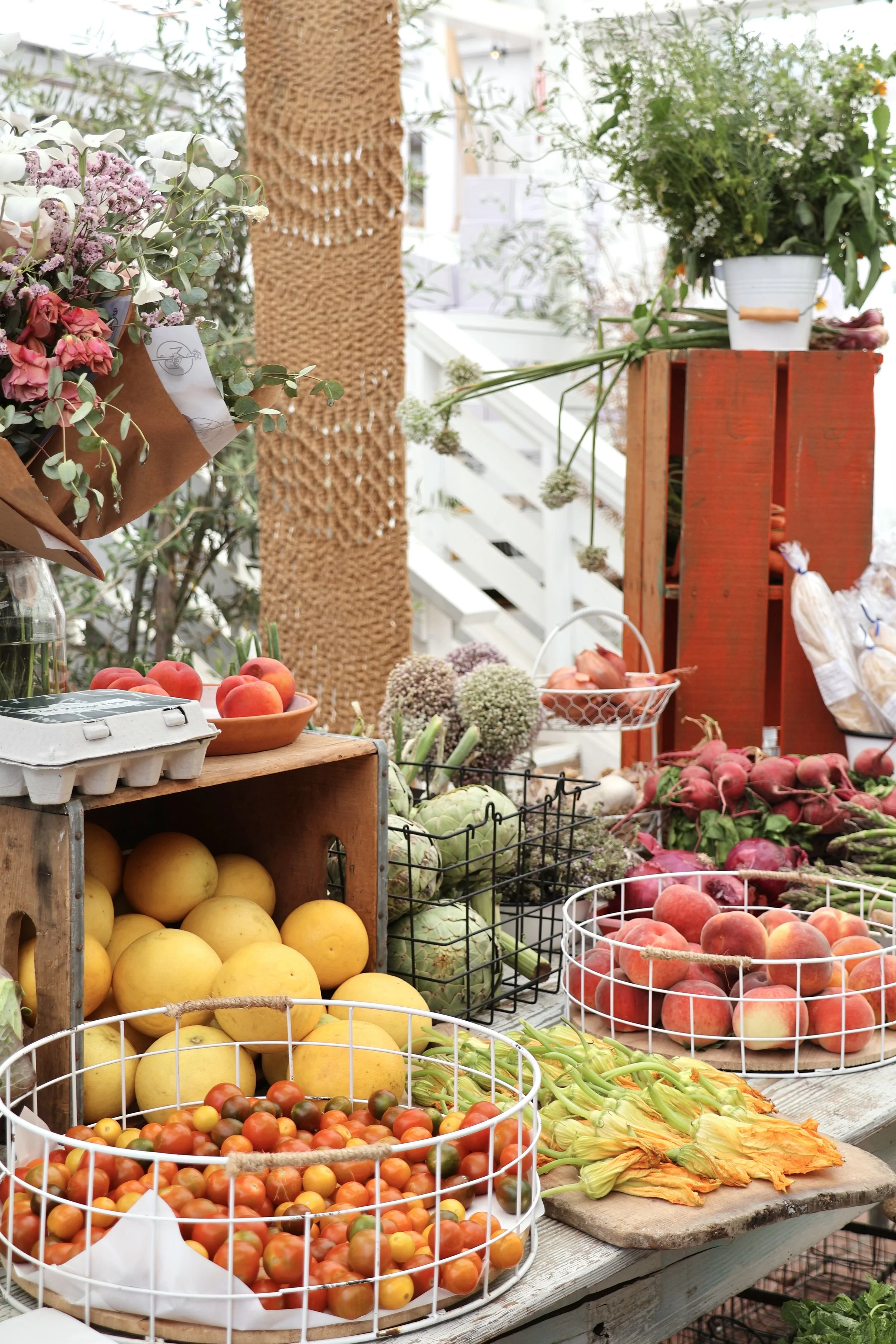 I design retail environments and product sets that transform every day products into elevated, editorial, and commercially successful brand experiences. 