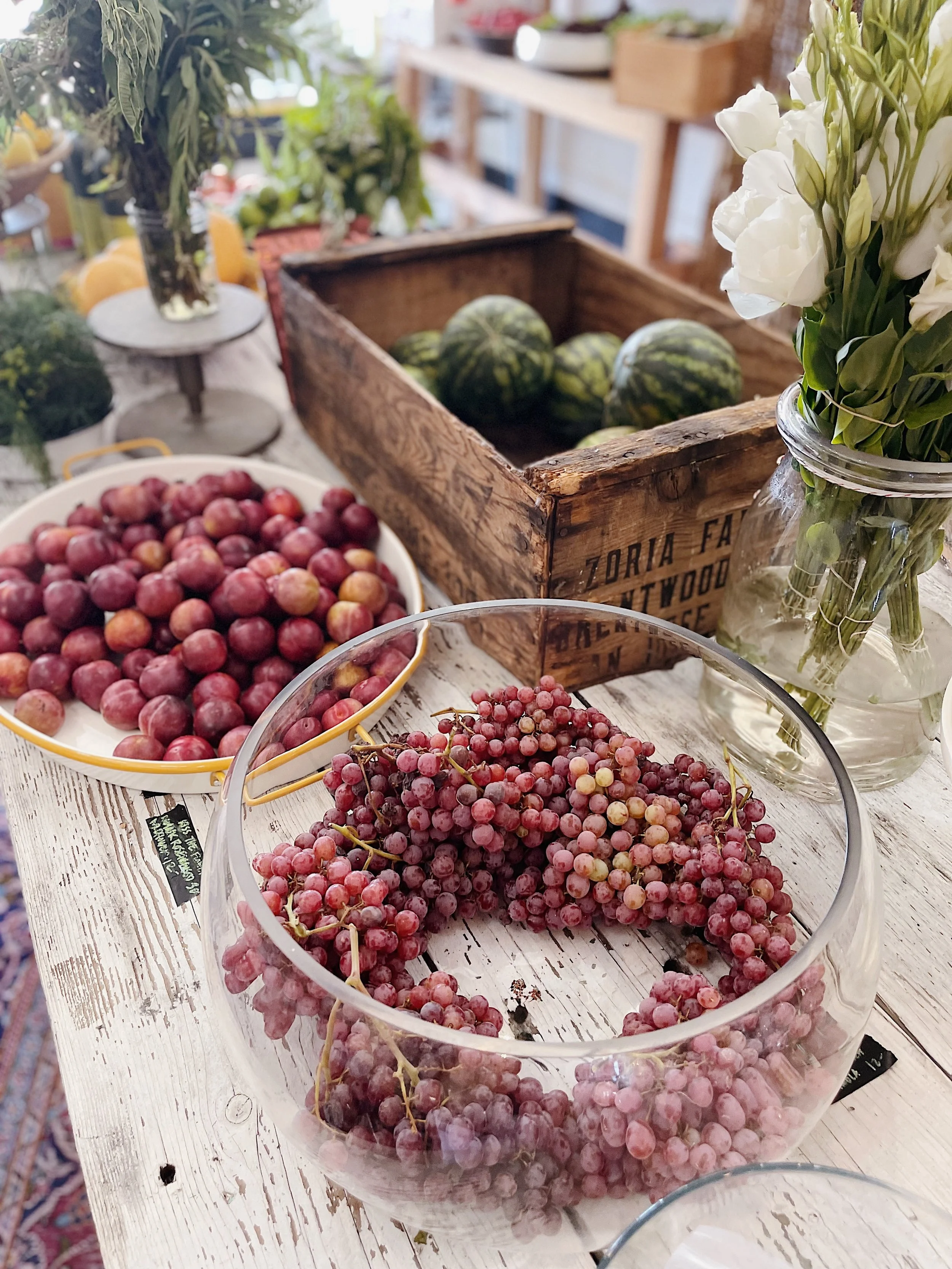 I design retail environments and product sets that transform every day products into elevated, editorial, and commercially successful brand experiences. 