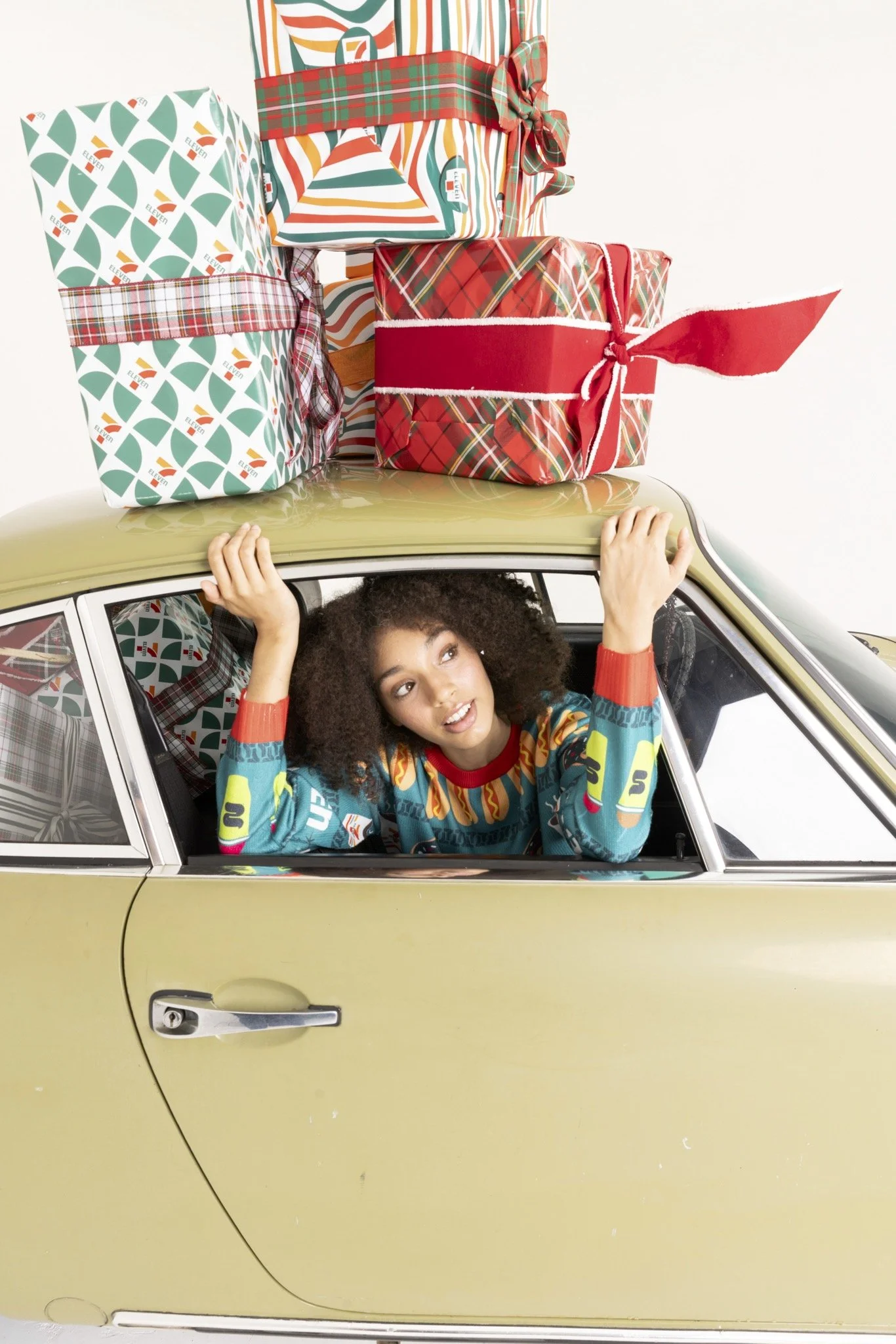 CLIENT: 7-ELEVEN - HOLIDAY 2025
Holiday set styling and visual merchandising collaboration with 7-Eleven, elevating mass-market retail through modern editorial product storytelling designed for international-scale digital use. 