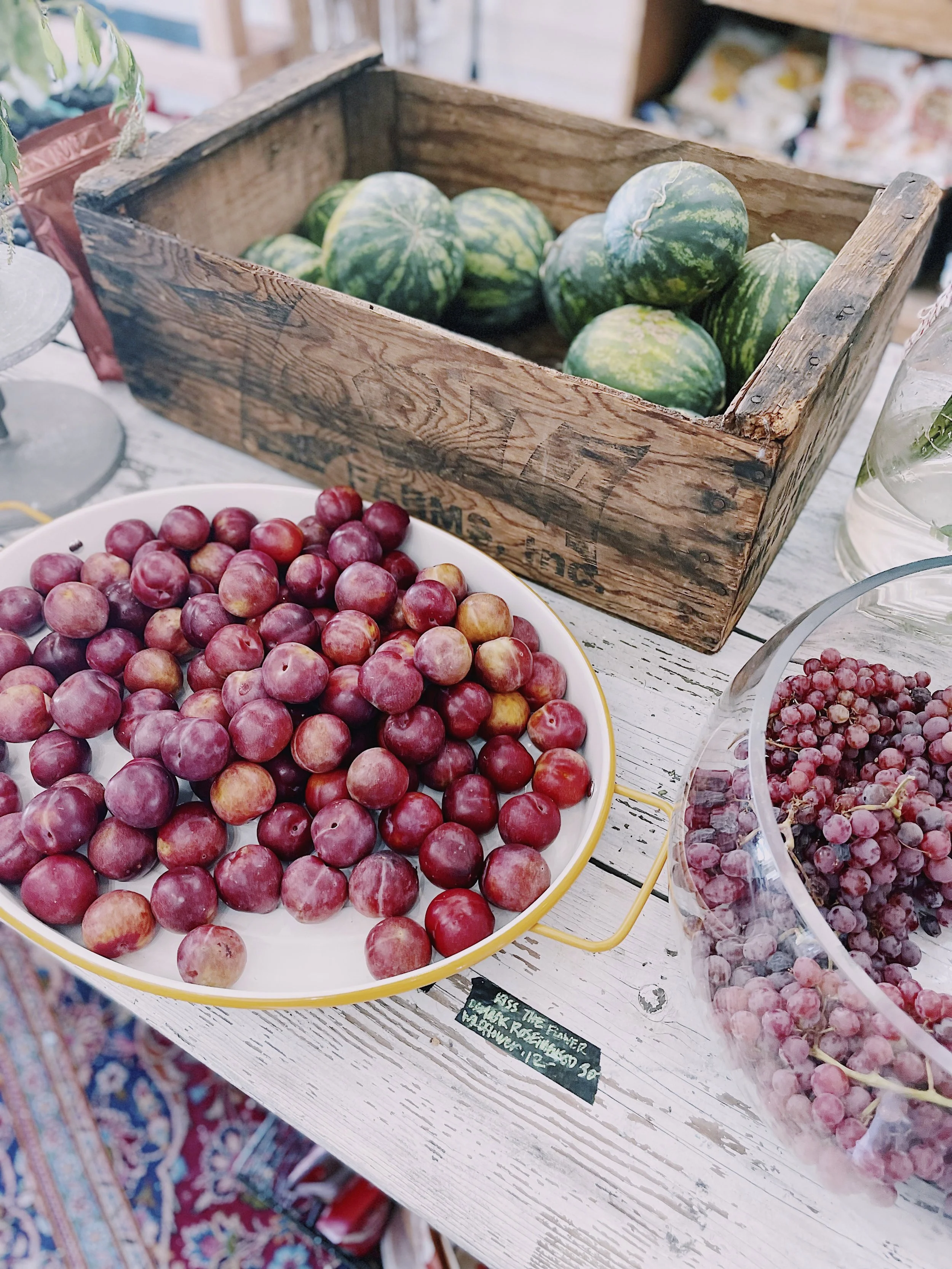 I design retail environments and product sets that transform every day products into elevated, editorial, and commercially successful brand experiences. 