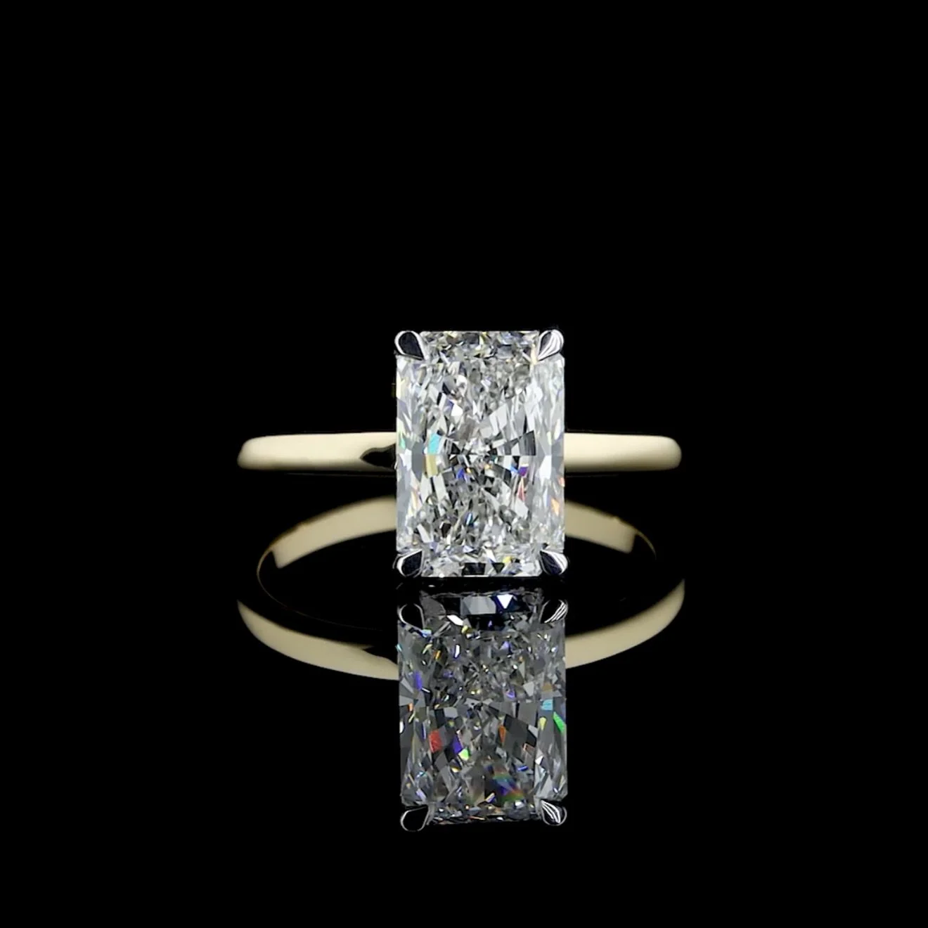 It&rsquo;s all about the details ✨

#diamonds #engagmentring #labdiamonds #labgrowndiamonds #naturaldiamonds