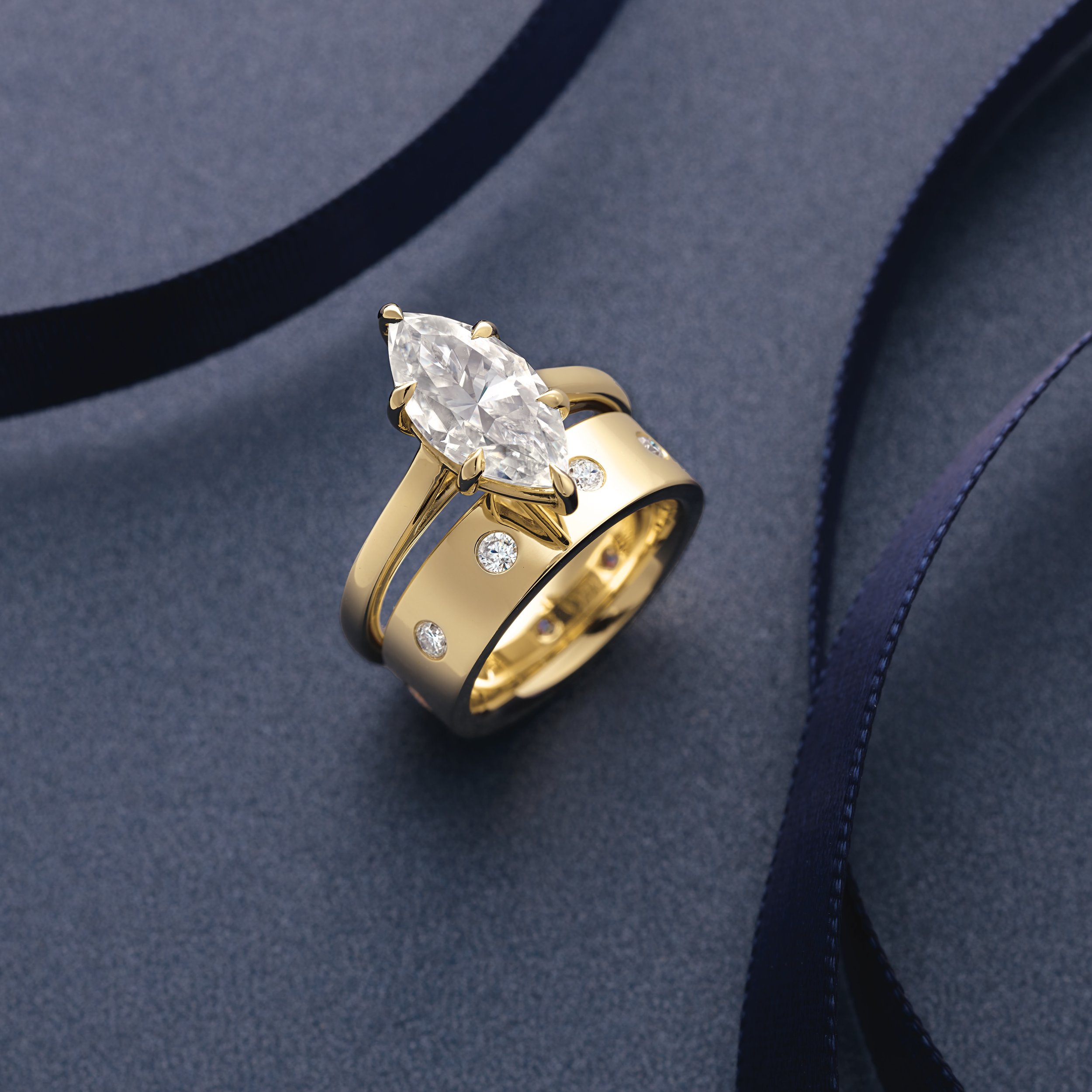 Dainty &amp; bold. The perfect combination 💍✨

#engagementring #weddingband #naturaldiamonds #labgrowndiamonds #vancouver