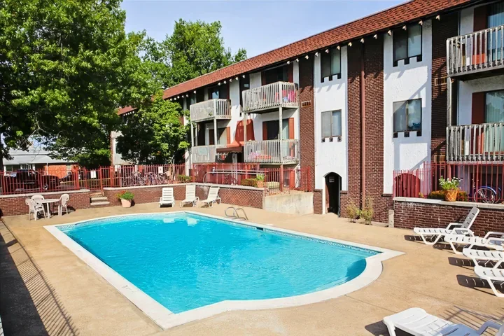 El Chaparral Apartments