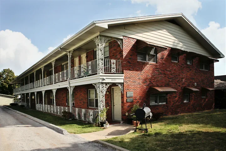 East Manor Apartments