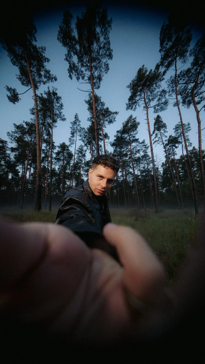 Professionelles Pressefoto von Lahos bei einem Live-Auftritt, fotografiert von einem erfahrenen Konzert- und Festivalfotografen für Medien- und Veranstalterkommunikation.