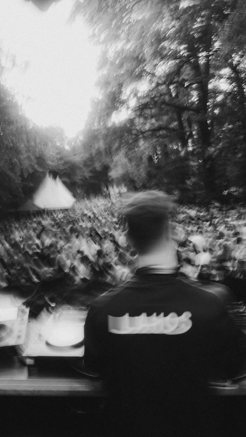 Festivalfoto von Lahos mit sichtbarer Publikumsnähe und authentischer Live-Atmosphäre.