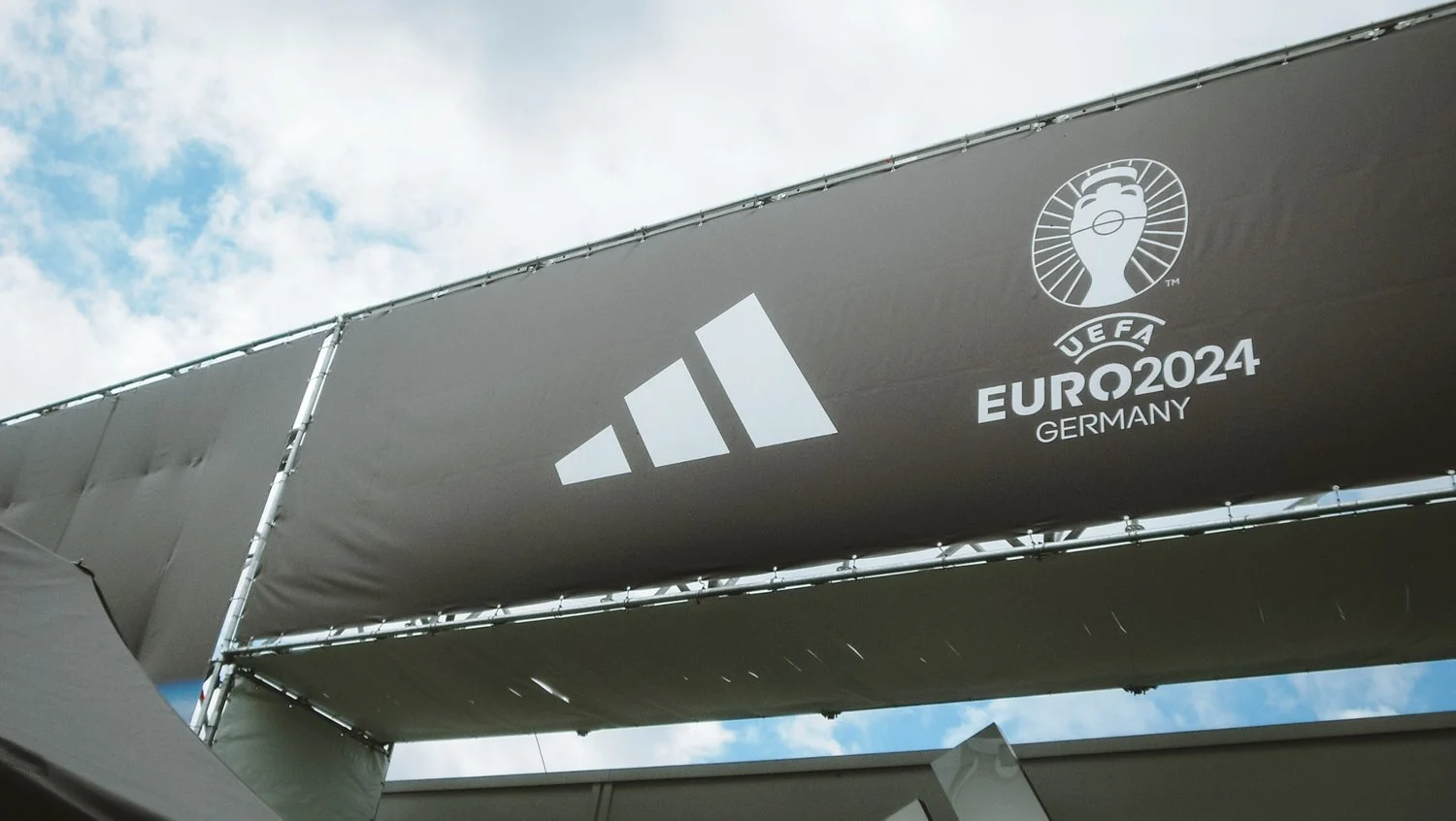 Dokumentation eines Adidas x DFB Sportevents durch professionelle Foto- und Videografie für Presse, Social Media und Markenkommunikation.