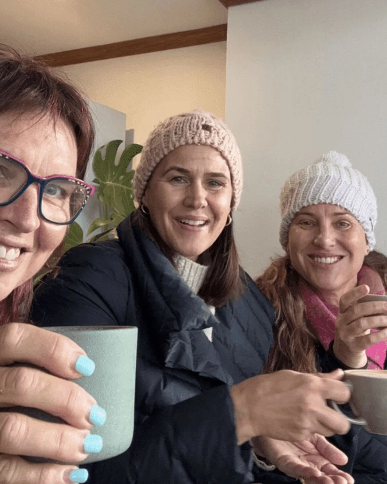 Surround yourself with those who lift you higher, and your life will reflect the quality of the circle you keep.

Tag your two closest people who lift you up and inspire you everyday! 🧡

#SoulfulLife #MeetCath #SoulfulLiving #SoulfulConnections #Cir