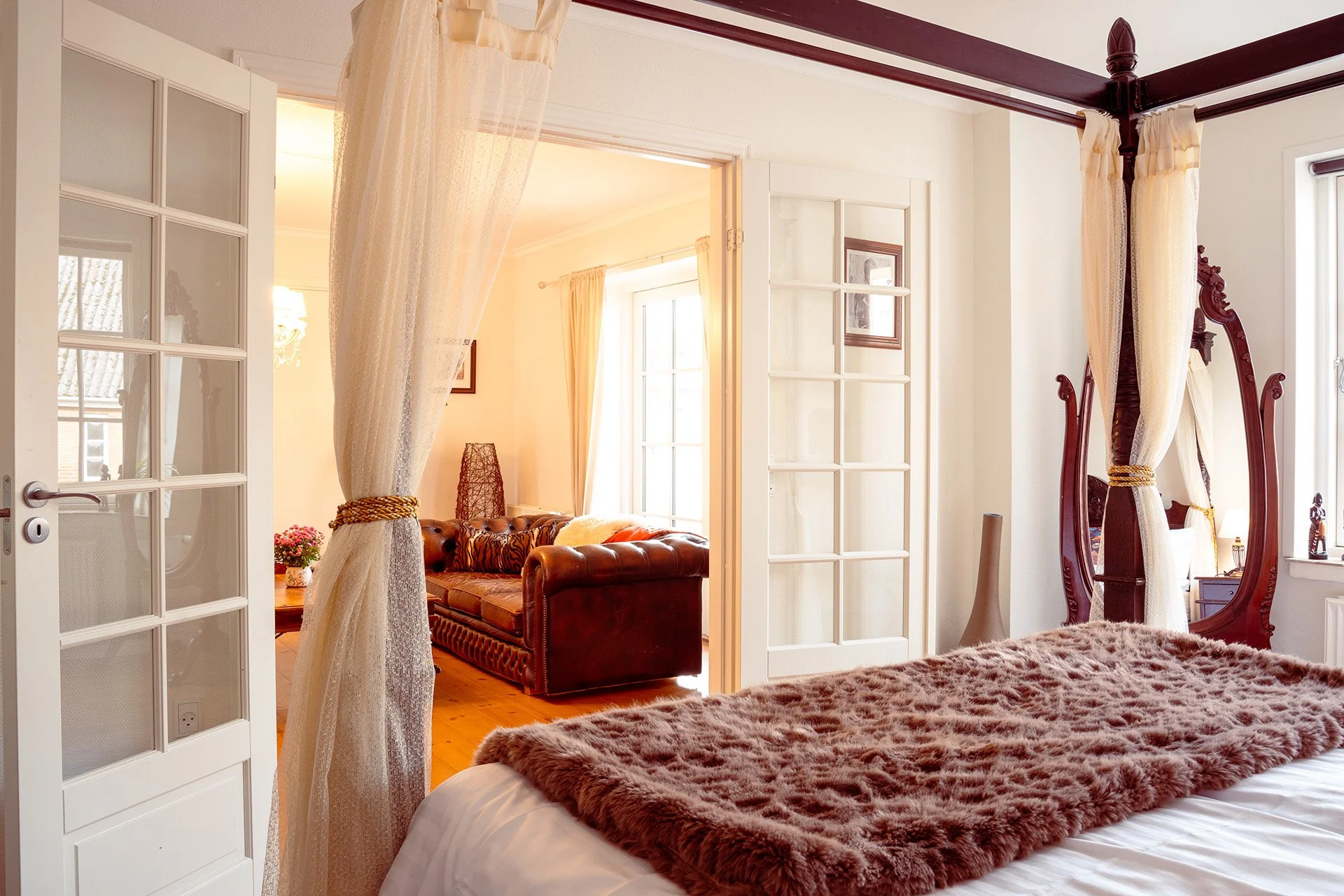 Himmelseng afrikansk pude fra glasdør