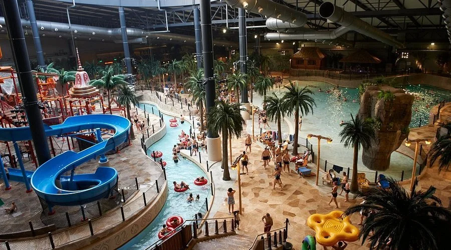 Lalandia indendørs vandland, palmer, familieaktiviteter