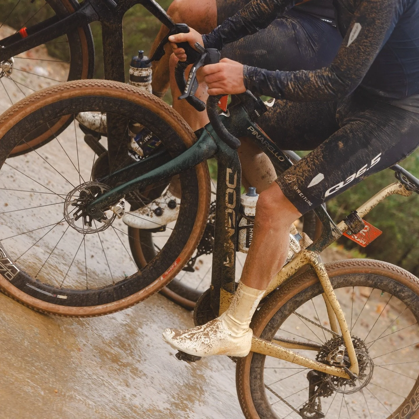 The wettest and wildest day at an event I&rsquo;ve ever day 🥵

Truly a privilege to be able to follow @tompidcock on home soil, excited to see how the next 6 days at @gravel_burn unfold