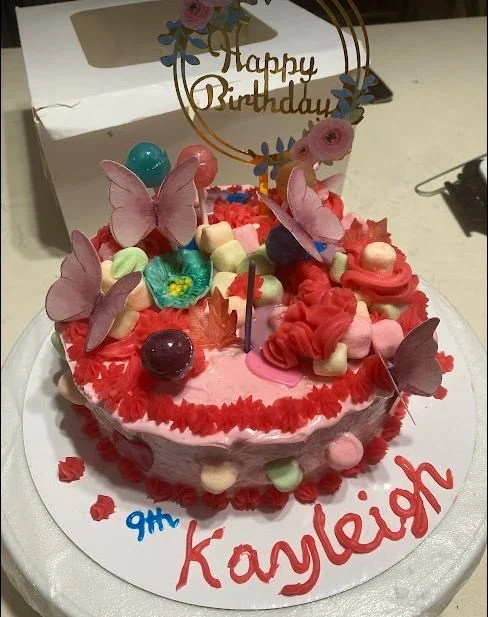Lollipop Cake for kayleigh.JPG