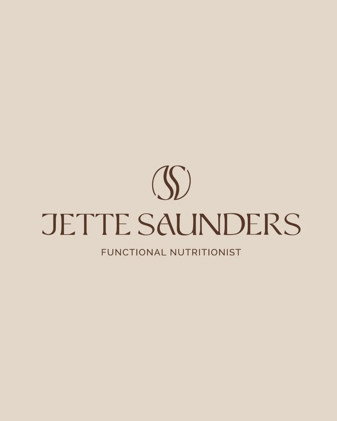 Logo for Jette Saunders, a functional nutritionist, with a beige background and brown text and design.