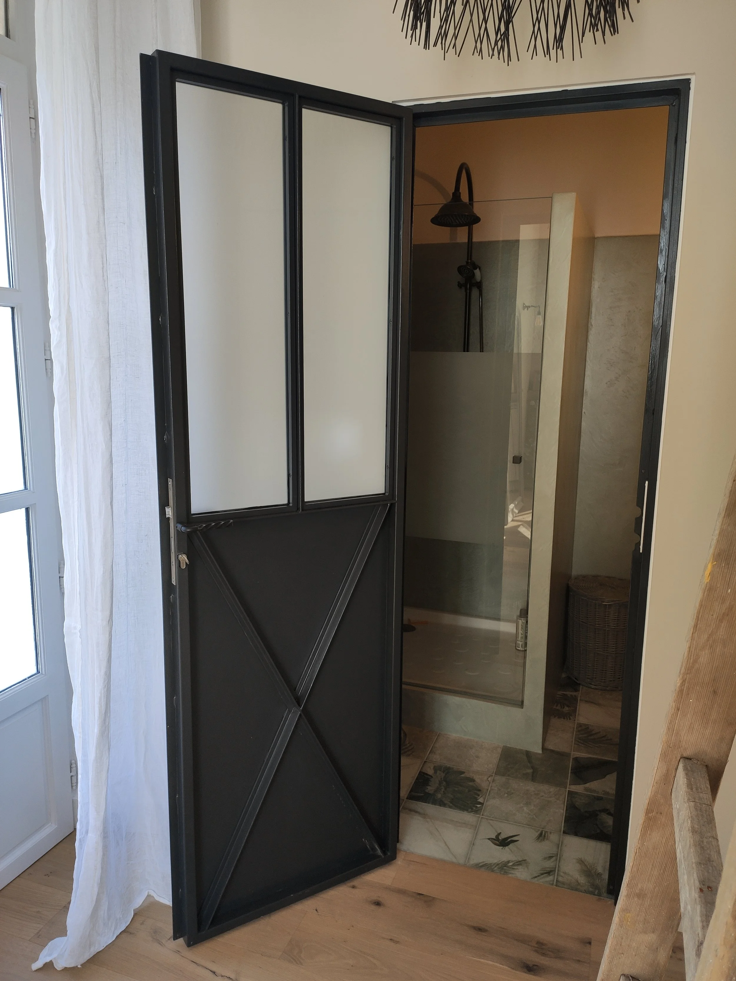 porte-verriere-atelier-salle-bain.jpg