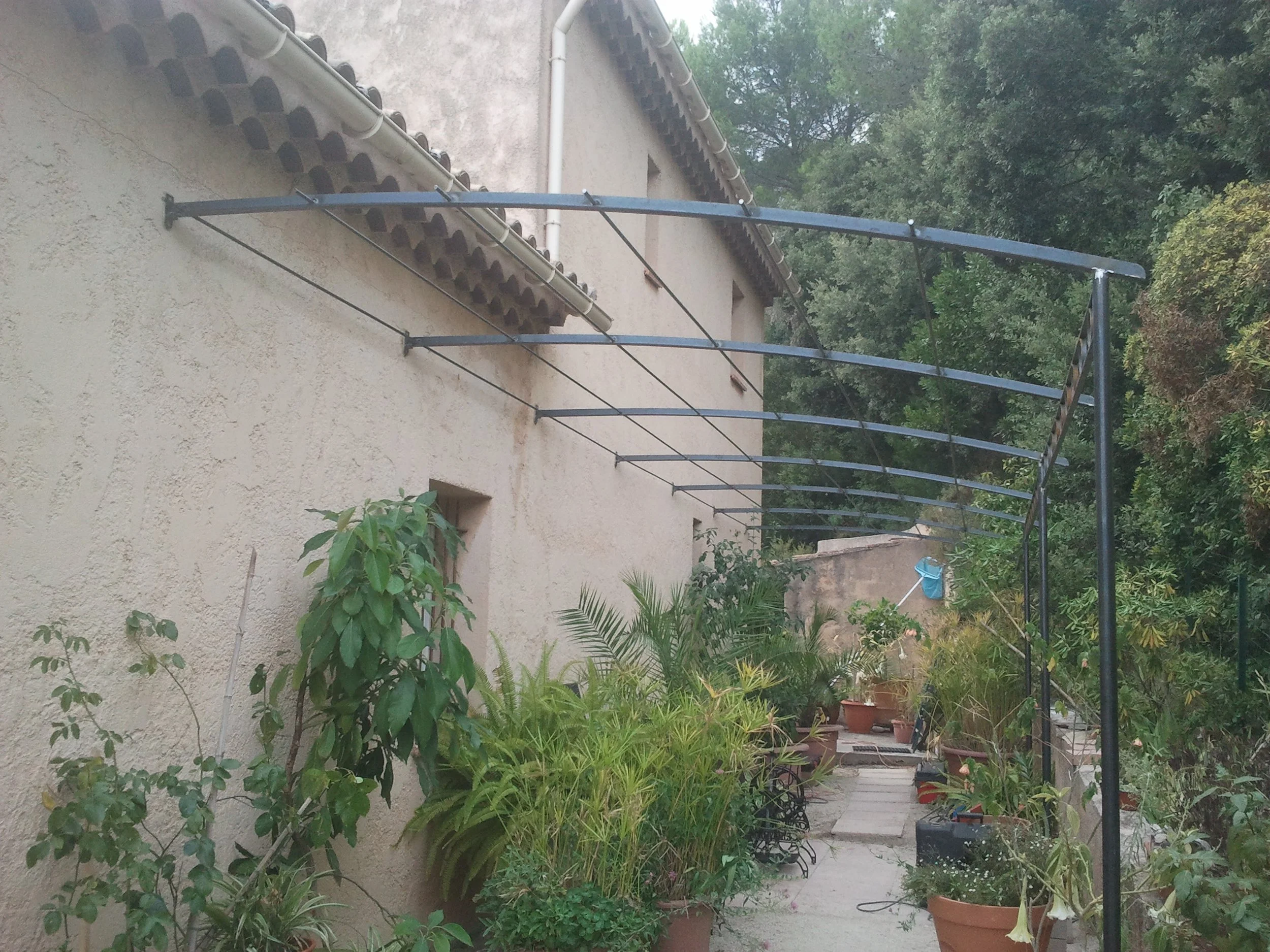 pergola-traditionnel-cintre-fer-forge.jpg