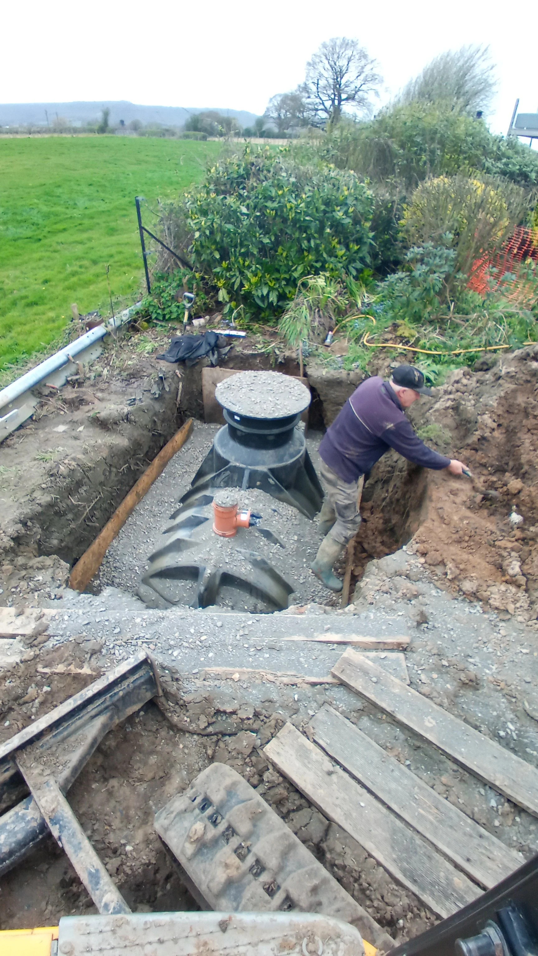 Septic Tank install | Off mains Sewage | Ground Works | Steyning | R .Beeney & Son  