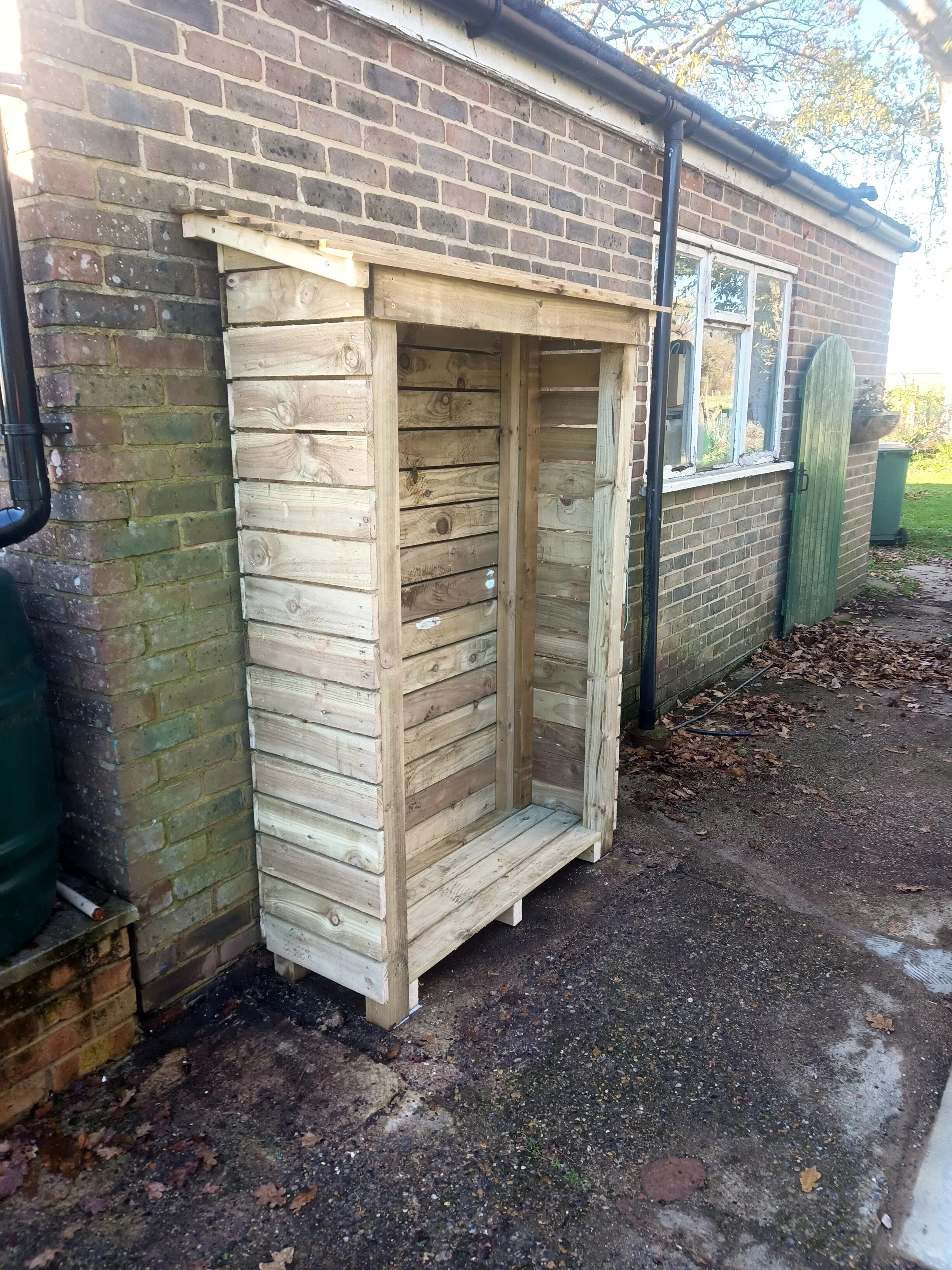 Log Store | Custom Log Store | Wooden Structure | Steyning | R. Beeney & Son 