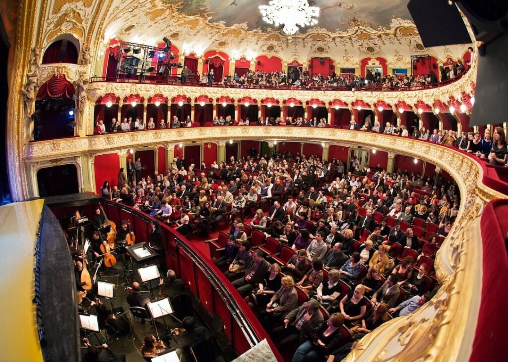 Spectacol de operă: „Indiile Galante”, la ONRI