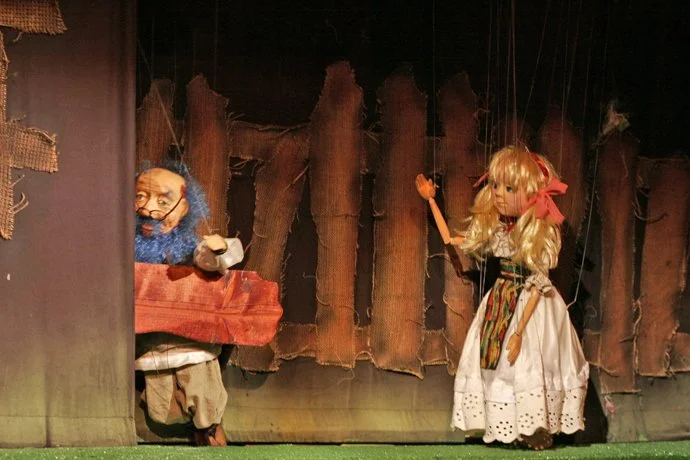 „Fata babei și fata moșneagului”, din nou la Teatrul Luceafărul