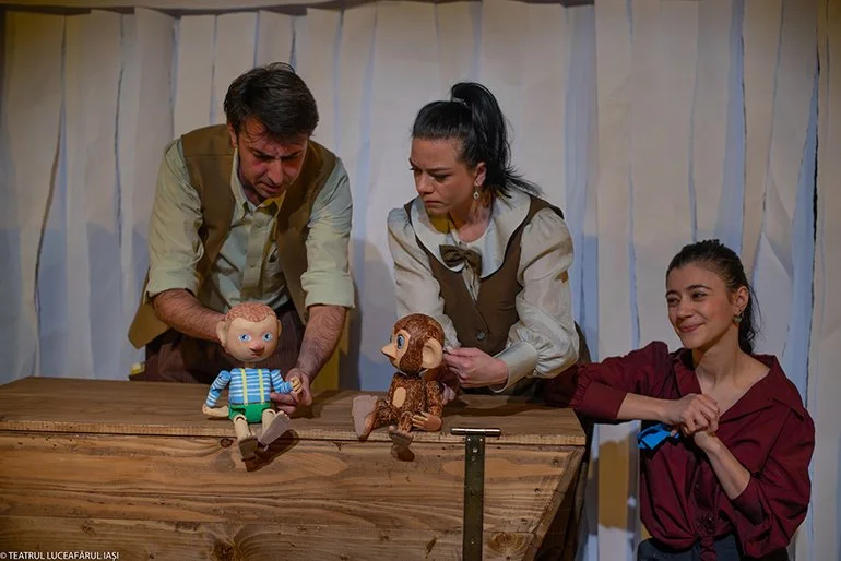„Cu avionul printre stele”, la sala mică a Teatrului Luceafărul