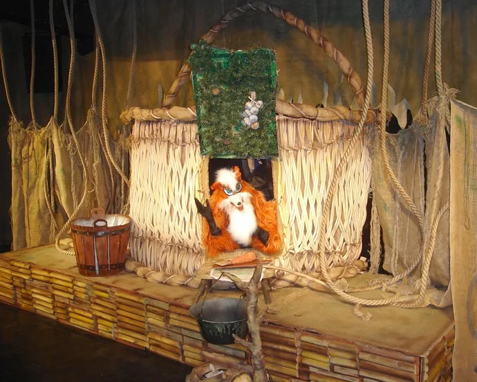 „Ursul păcălit de vulpe”, în sala mică a Teatrului Luceafărul, în 27 august