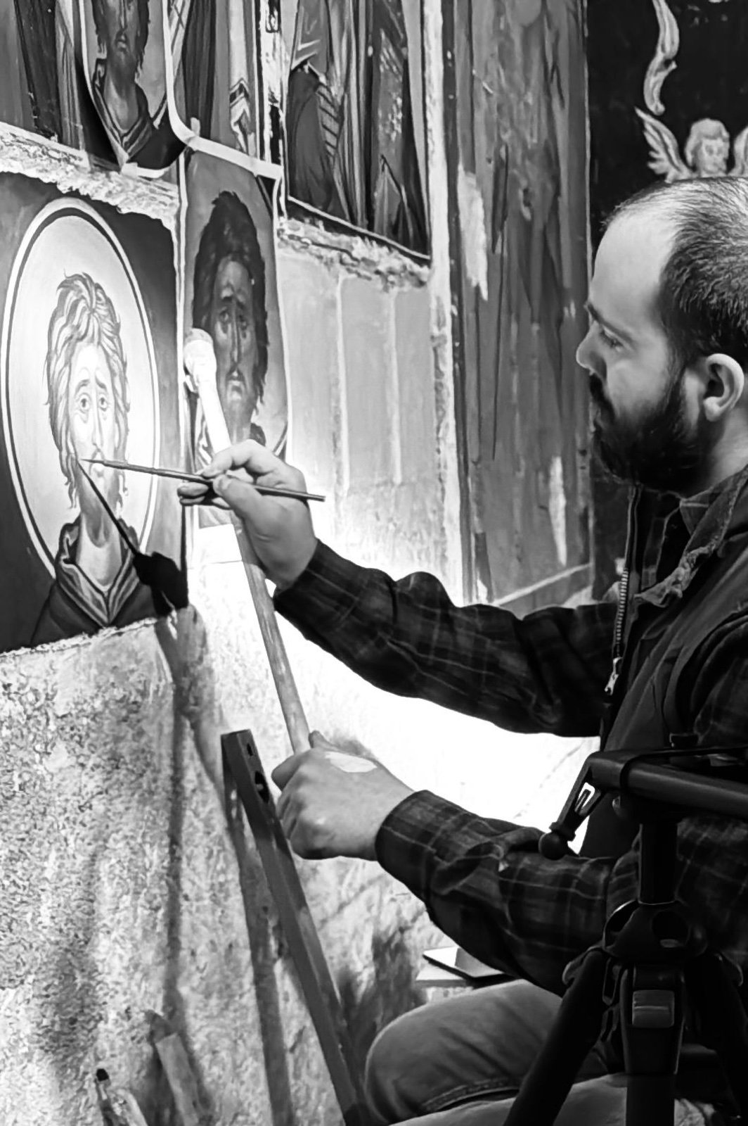 „Iconari contemporani”, expoziție de icoane în cadrul SACRUM, la Palatul Culturii