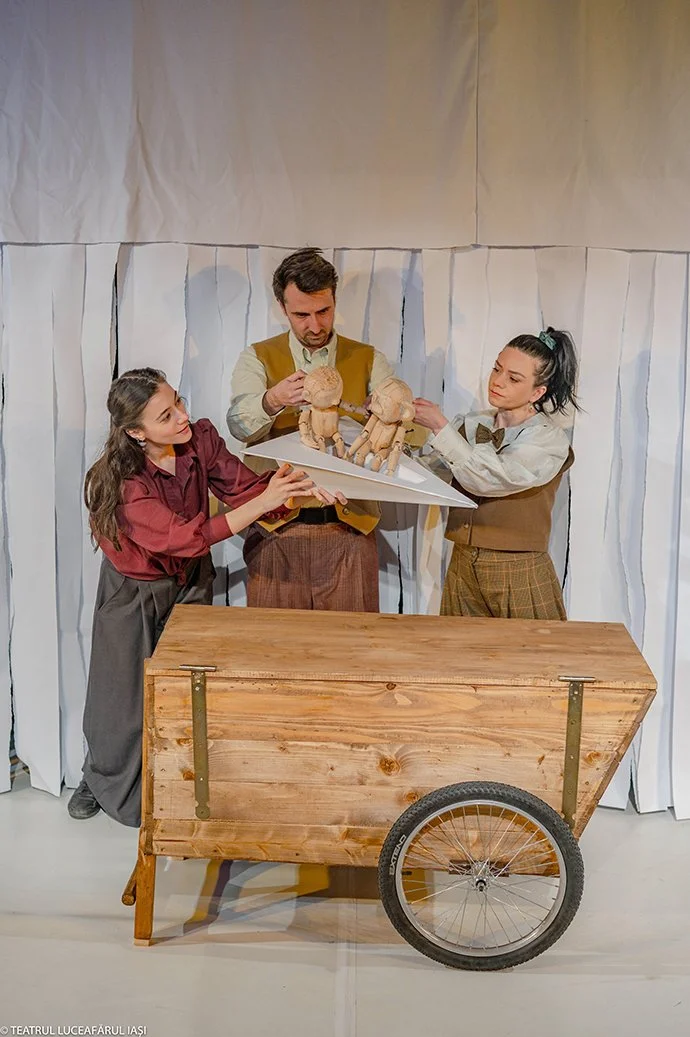„Cu avionul printre stele”, în 15 octombrie la Teatrul Luceafărul