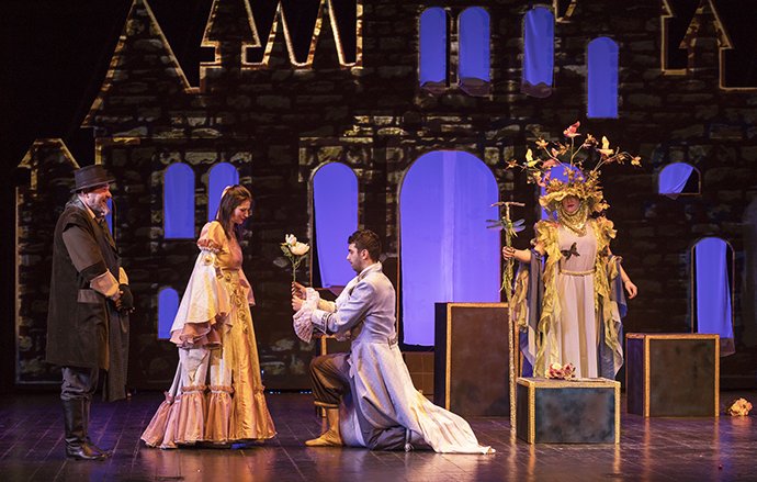 „Frumoasa și Bestia”, două reprezentații în 22 octombrie la Teatrul Luceafărul